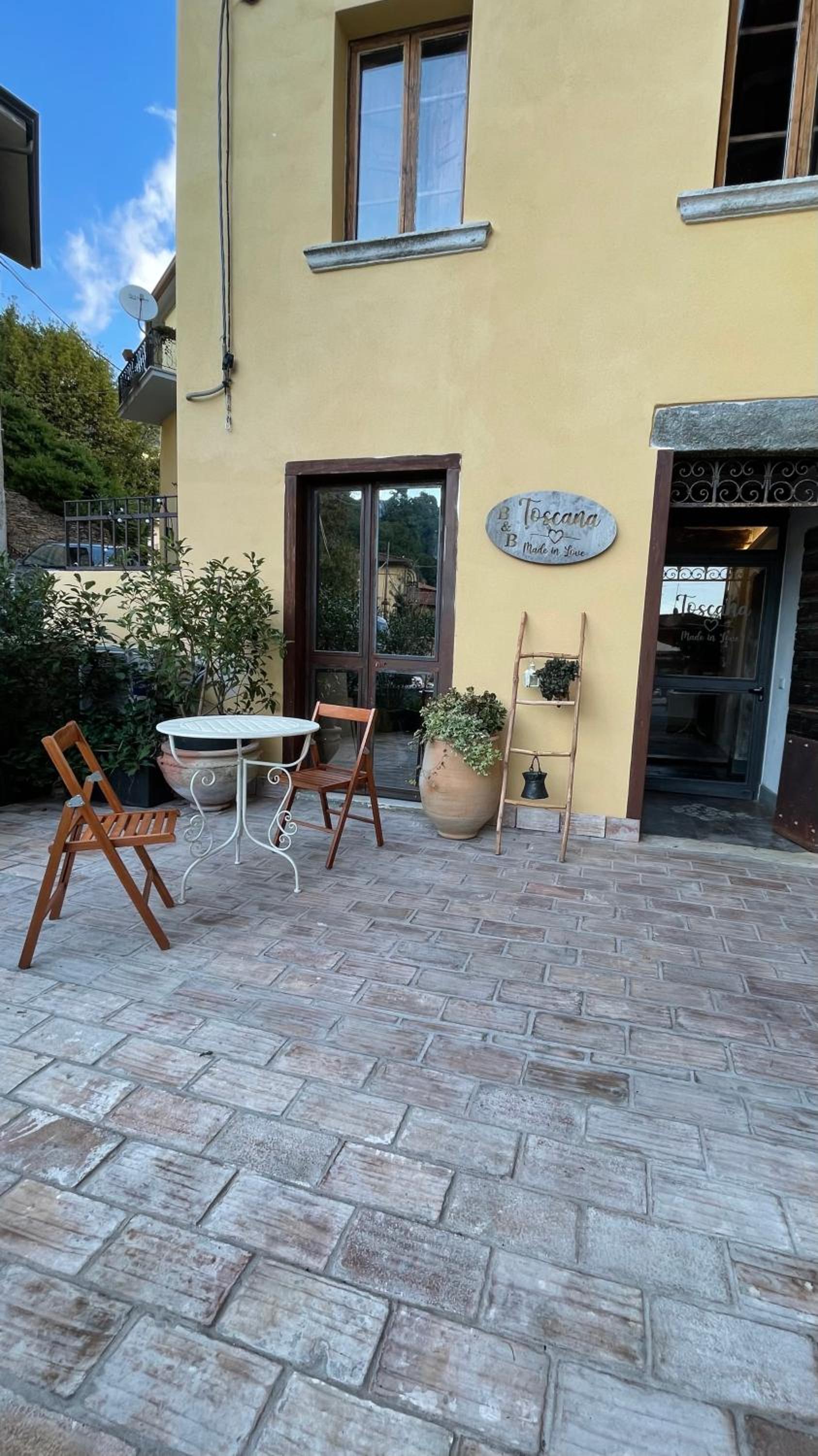 Toscana Made in Love view 2