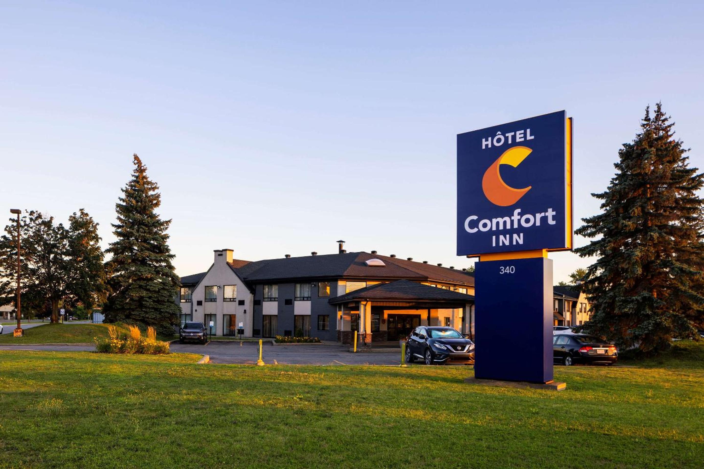 Montreal Vacations - Comfort Inn Airport Dorval - Property Image 1