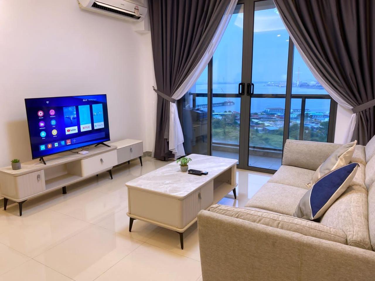 R&F Princess Cove JB Apartment Suites By SC Homestay