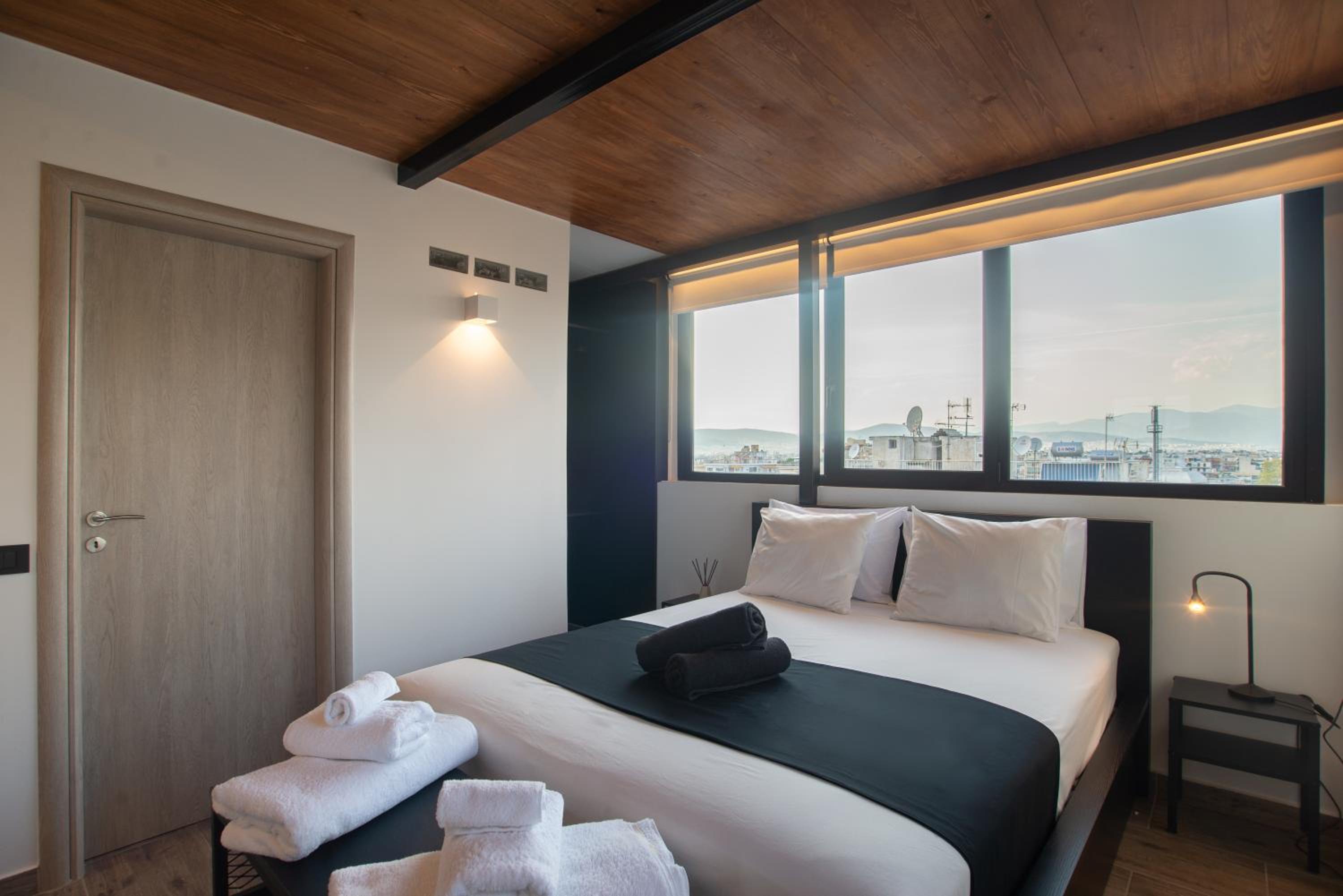 Private Jacuzzi & Acropolis View - The Urban Loft photo 3