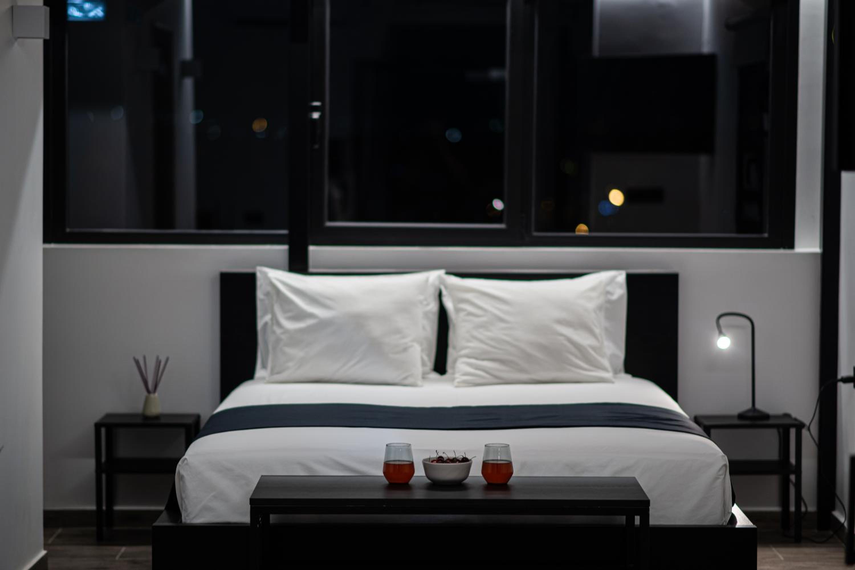 Private Jacuzzi & Acropolis View - The Urban Loft photo 2