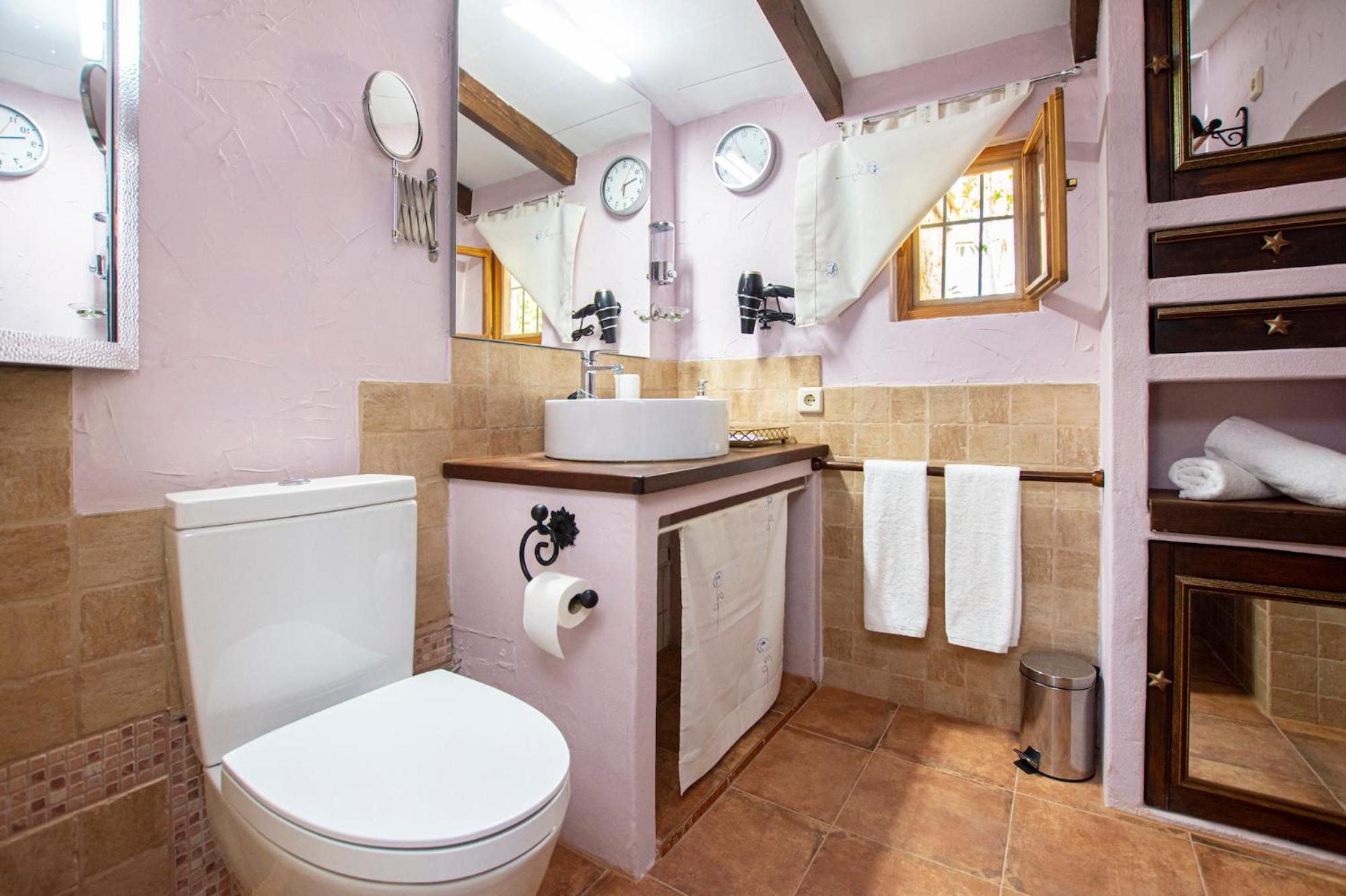 Nice Majorcan country house Sta Maria del Camí by Renthousing
