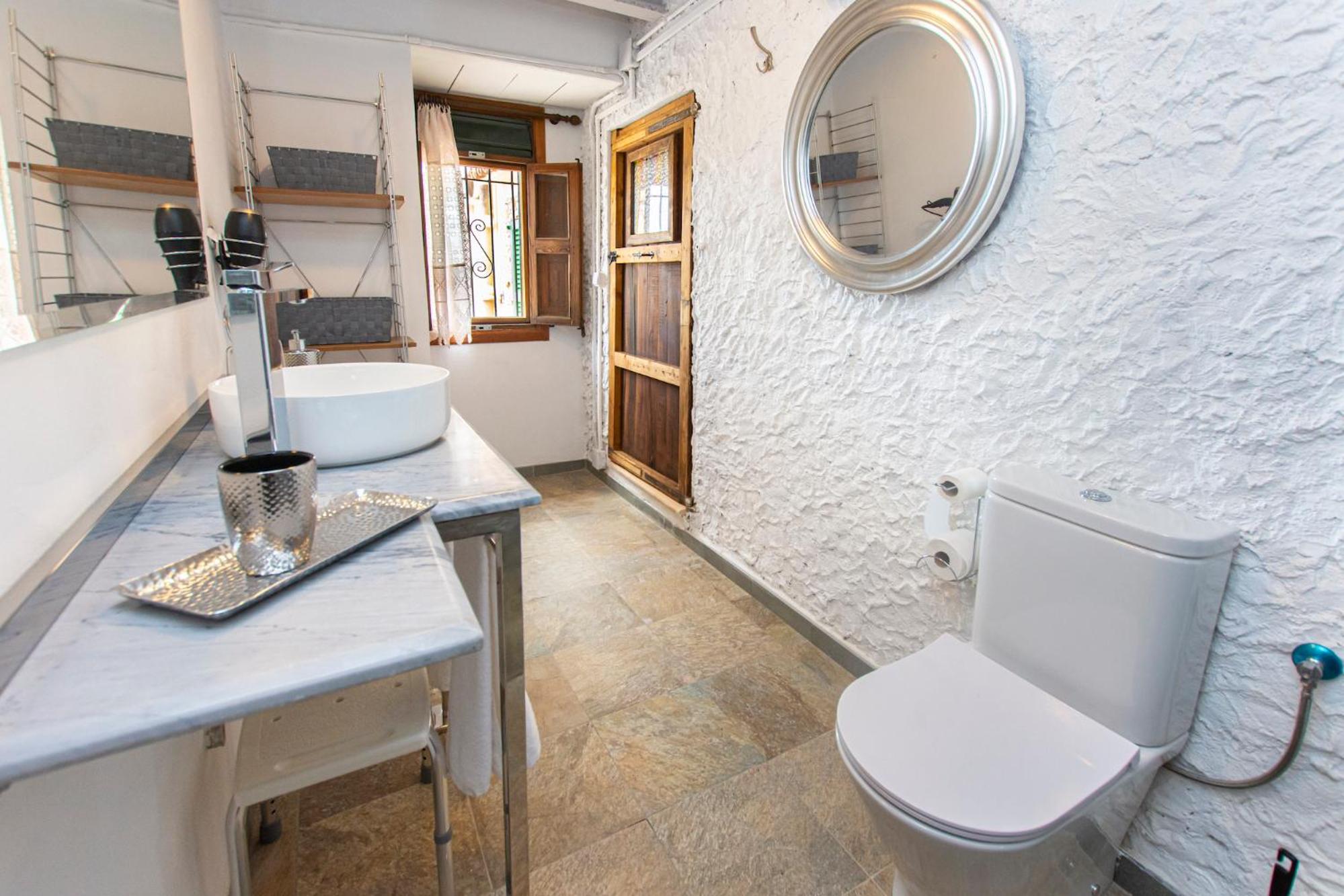 Nice Majorcan country house Sta Maria del Camí by Renthousing