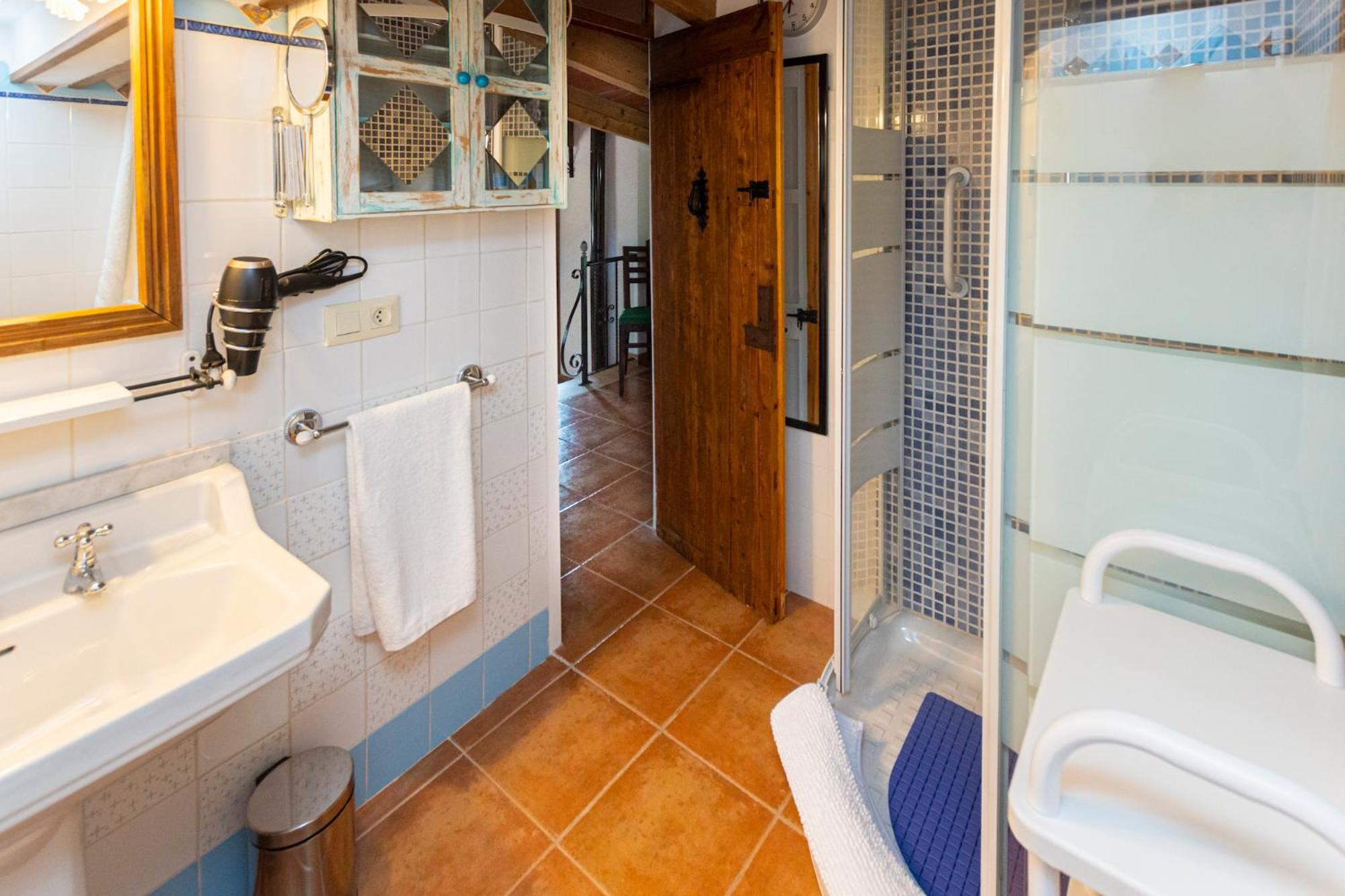 Nice Majorcan country house Sta Maria del Camí by Renthousing