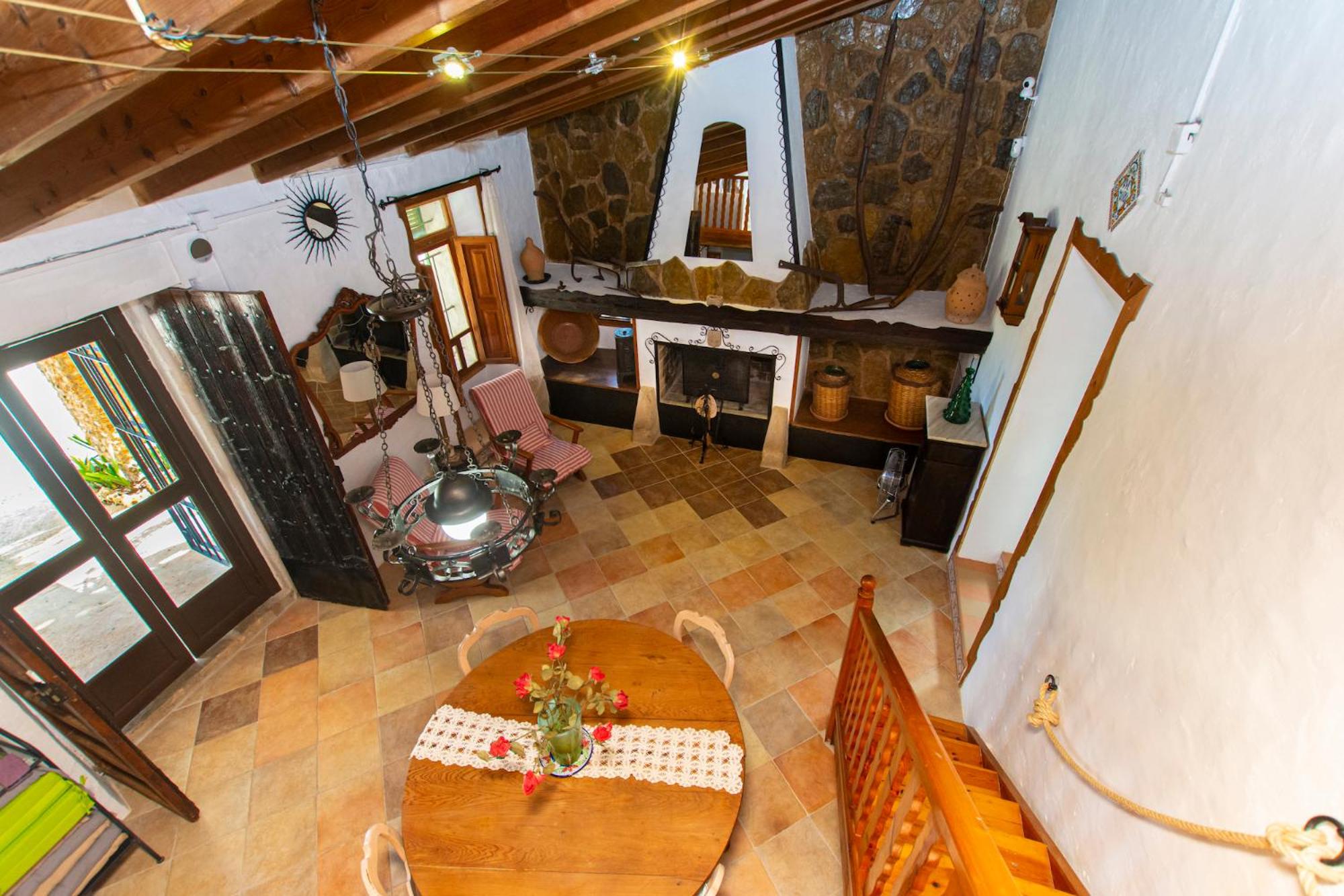 Nice Majorcan country house Sta Maria del Camí by Renthousing