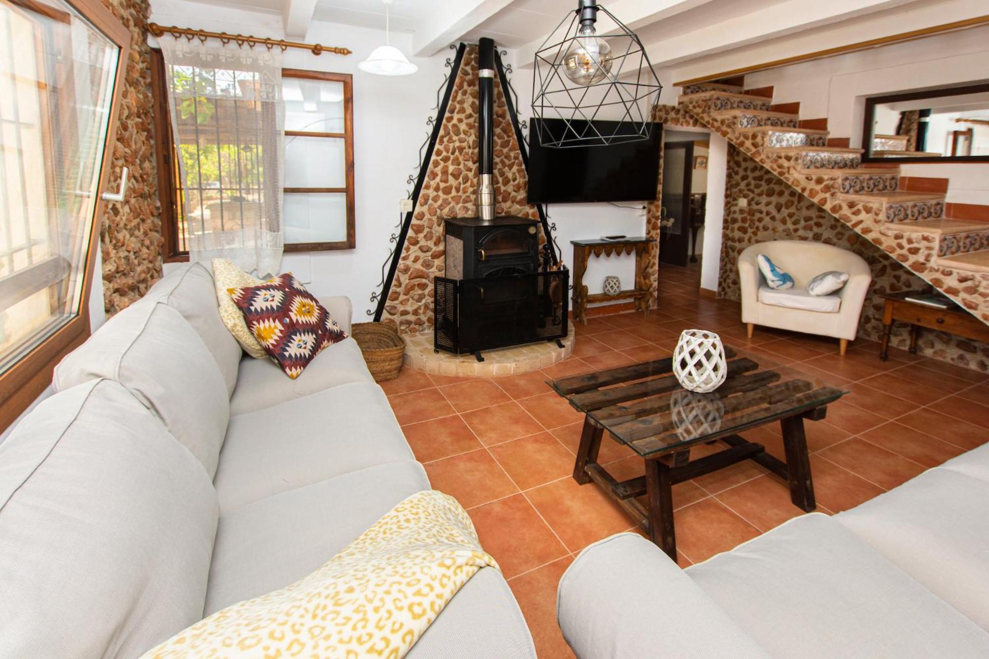 Nice Majorcan country house Sta Maria del Camí by Renthousing