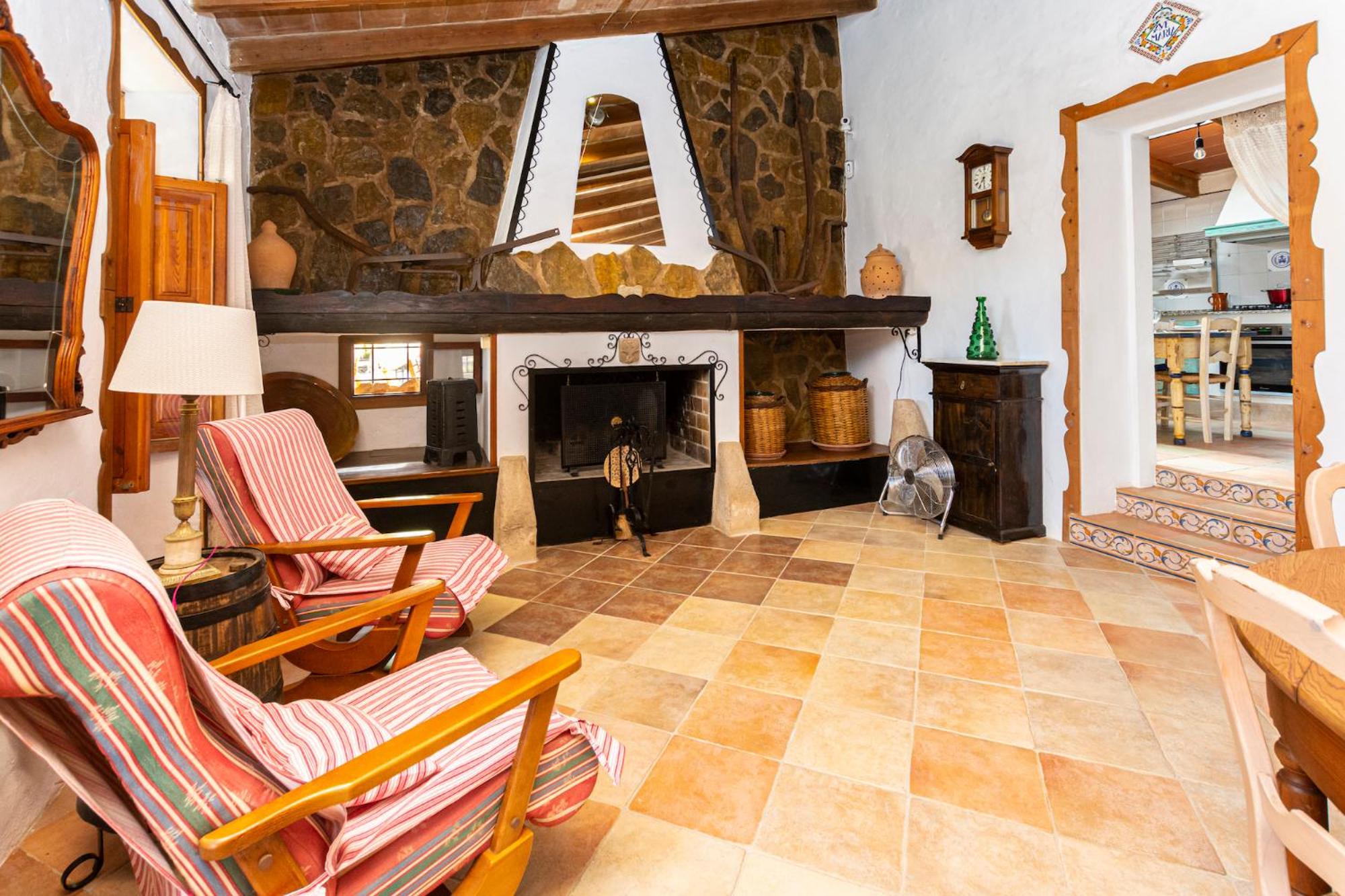 Nice Majorcan country house Sta Maria del Camí by Renthousing