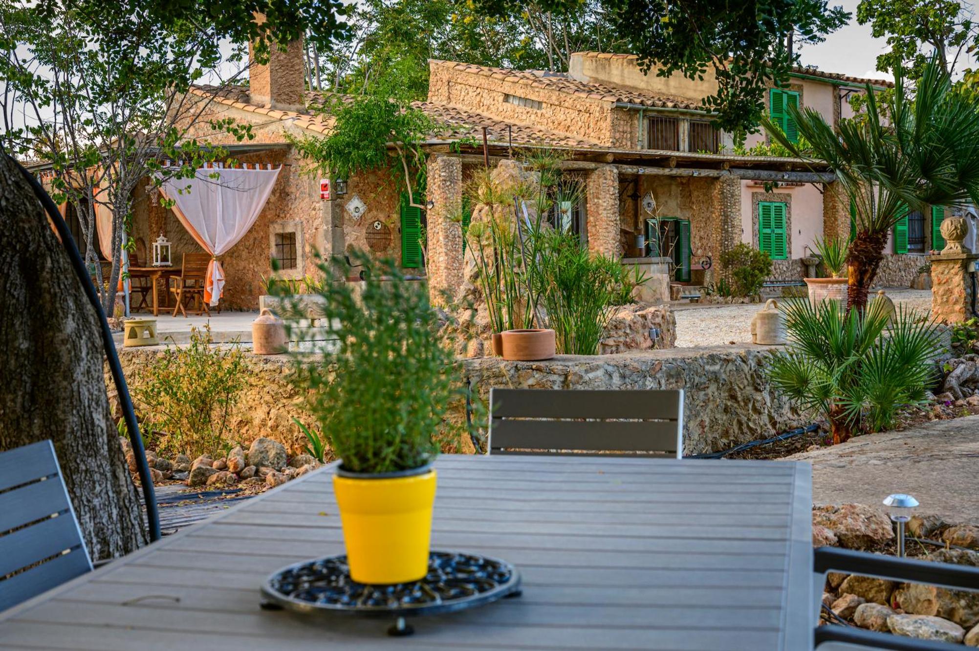 Nice Majorcan country house Sta Maria del Camí by Renthousing
