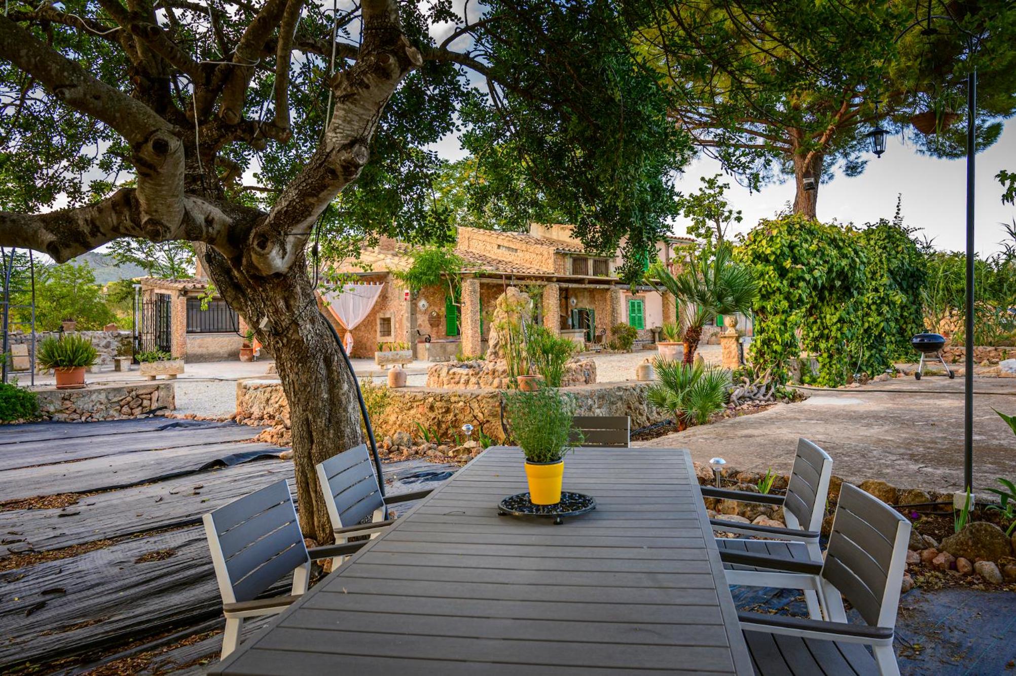 Nice Majorcan country house Sta Maria del Camí by Renthousing