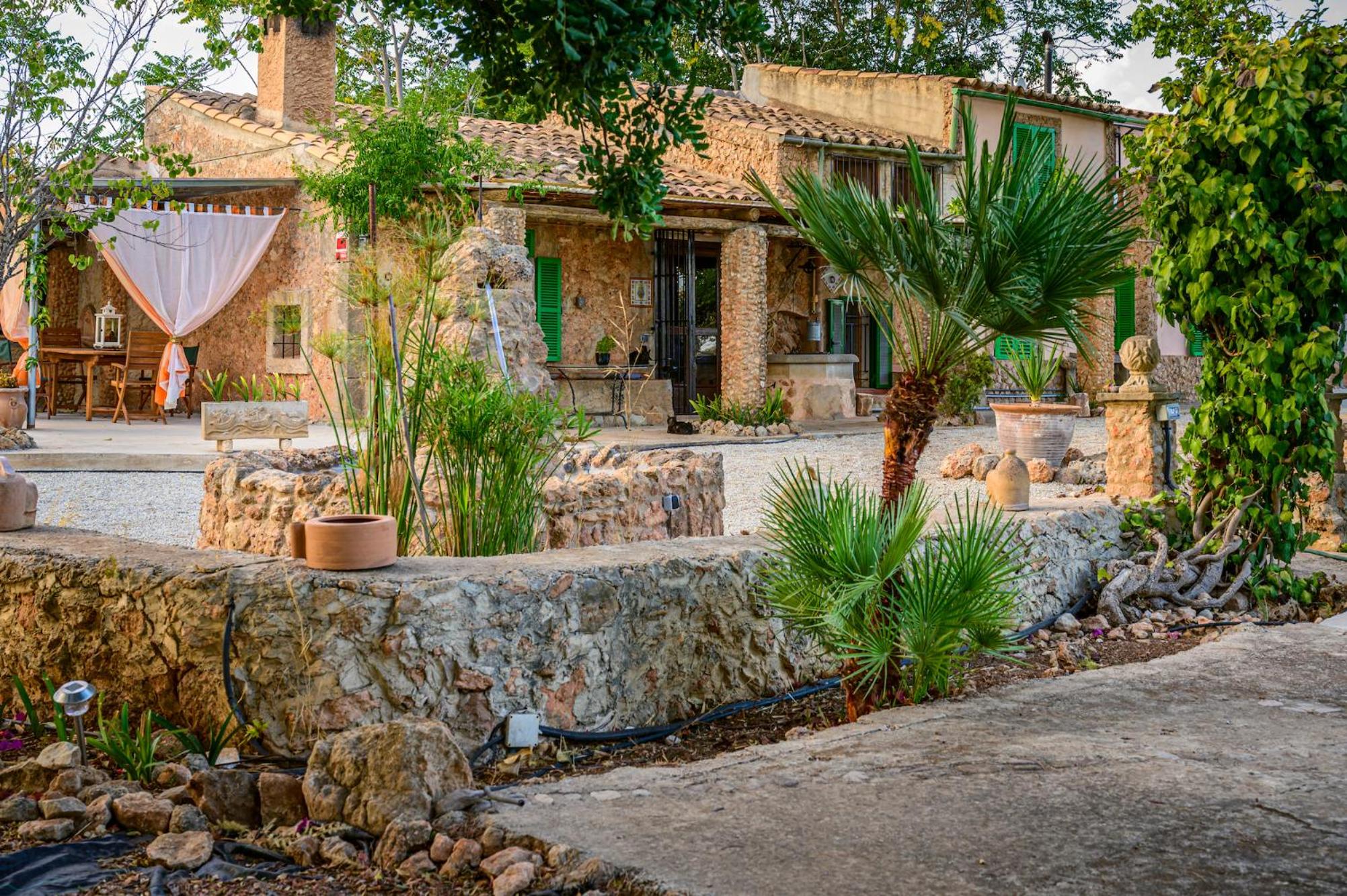 Nice Majorcan country house Sta Maria del Camí by Renthousing