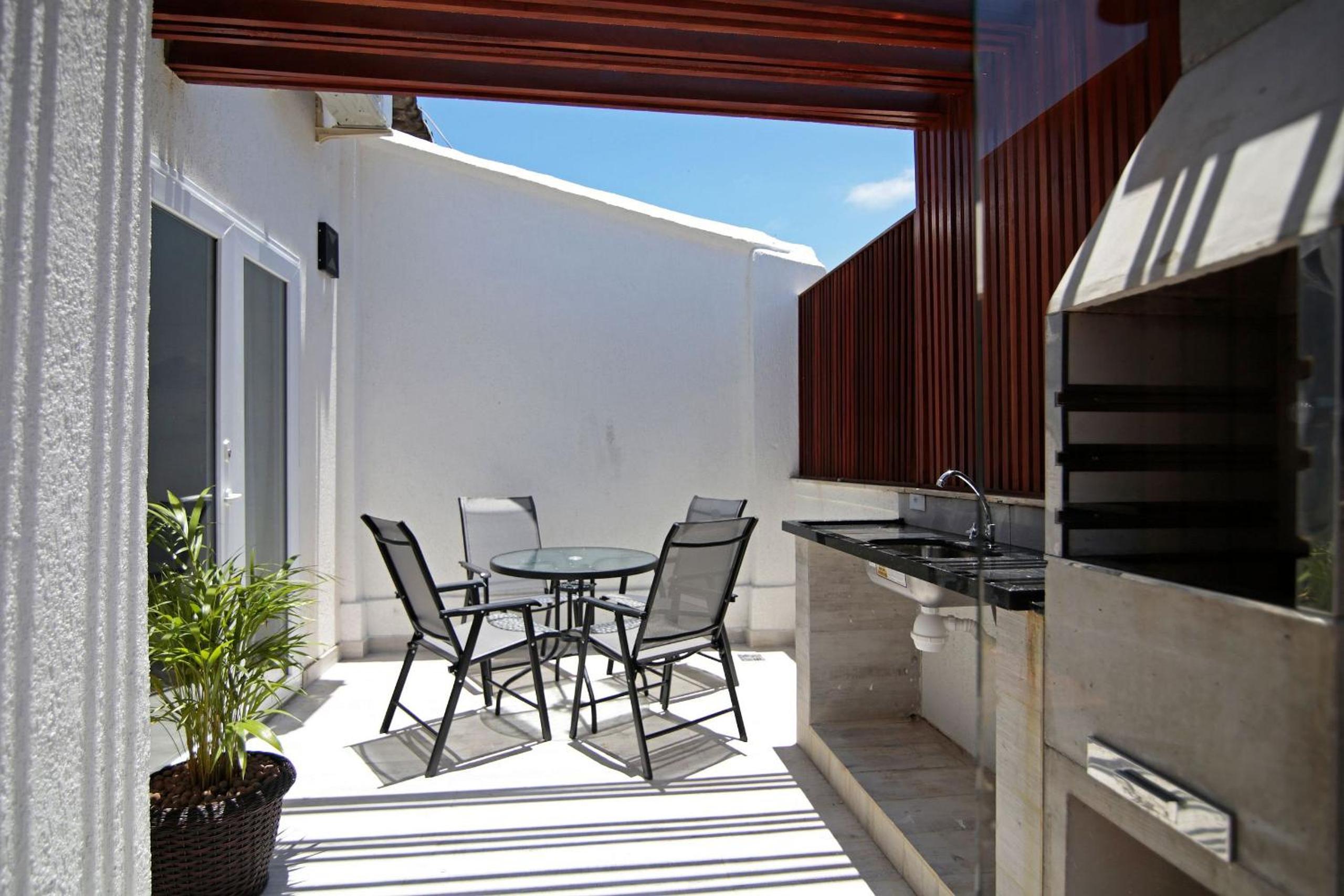 High Luxury Penthouse with Terrace, BBQ and Pool - 6 Bedrooms