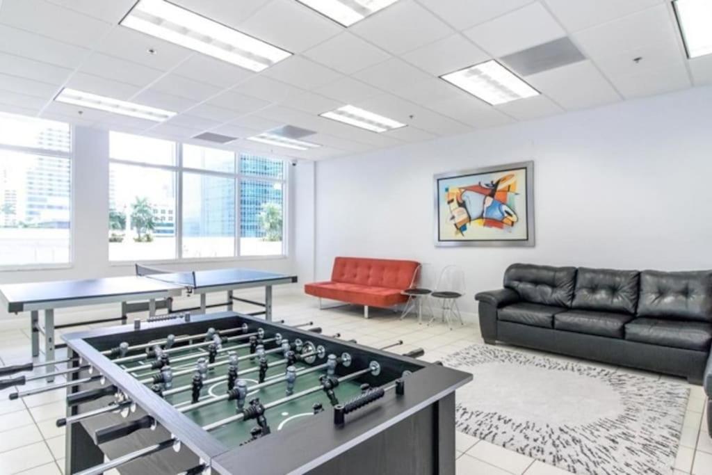 Lovely condo with city & ocean views. Sleep up to 6 people!