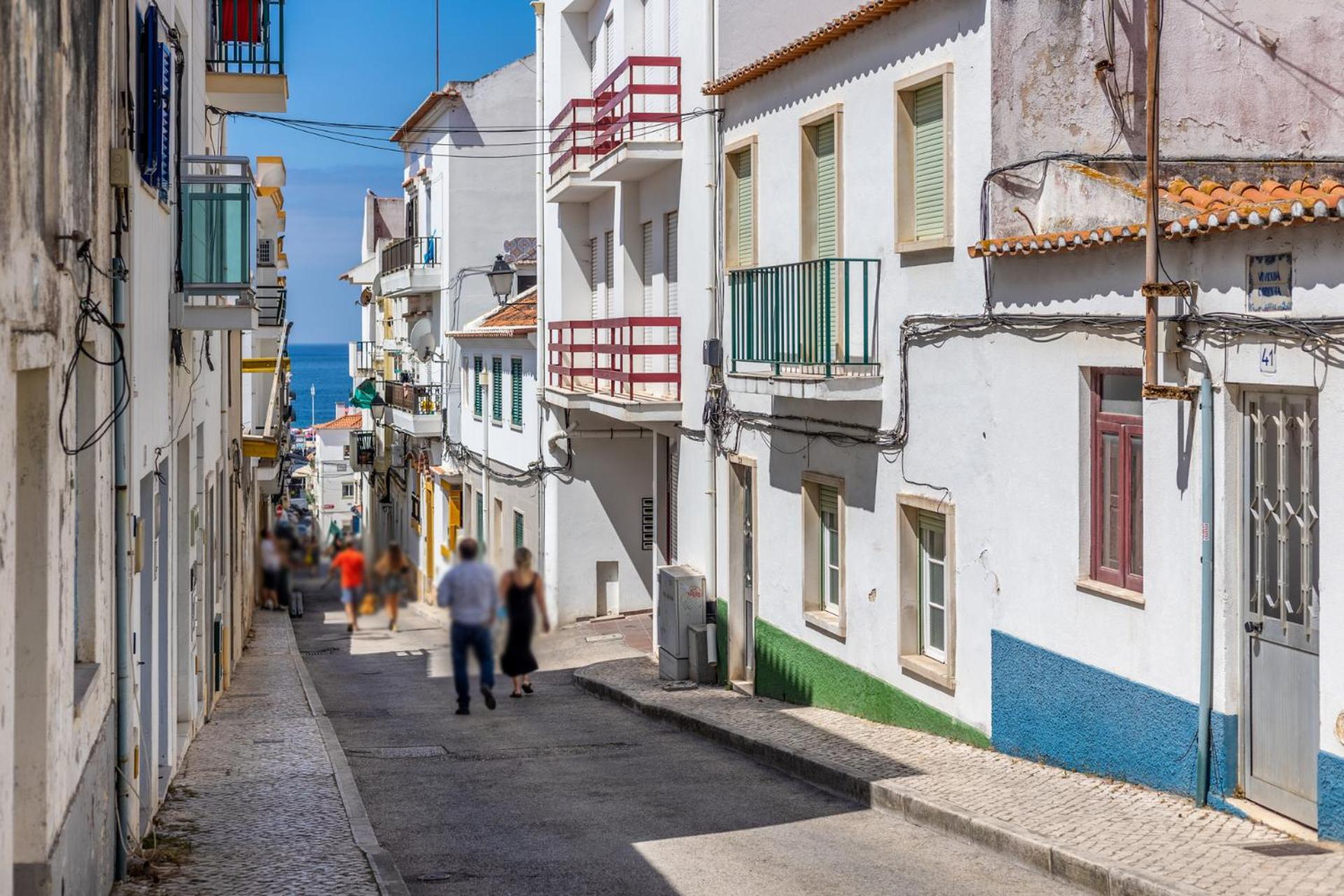 Carepa Suites -Nazaré, Steps from the Beach view 5