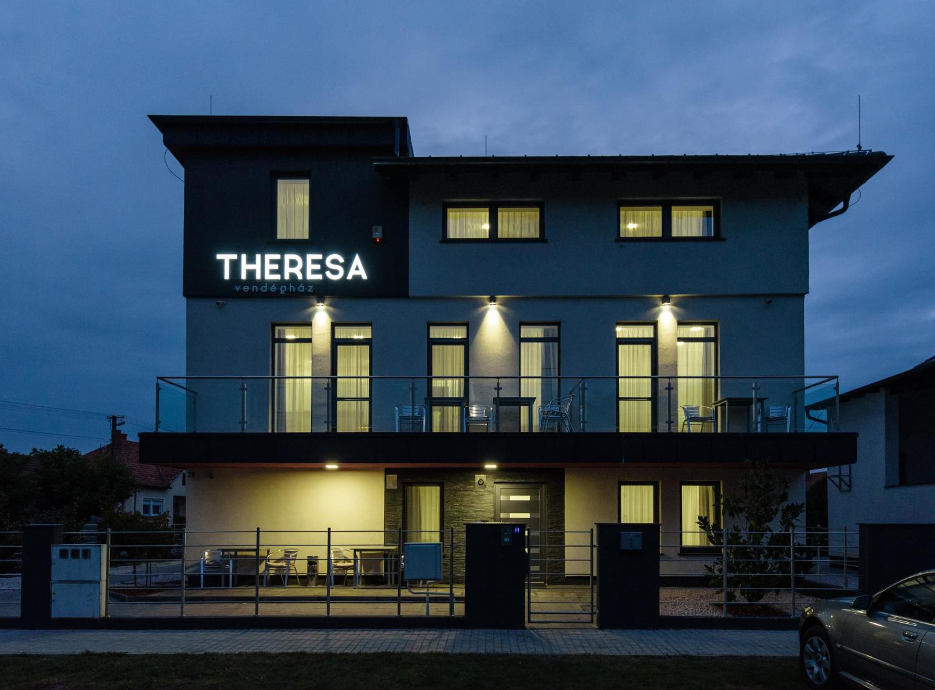 Hotel Theresa Vendégház