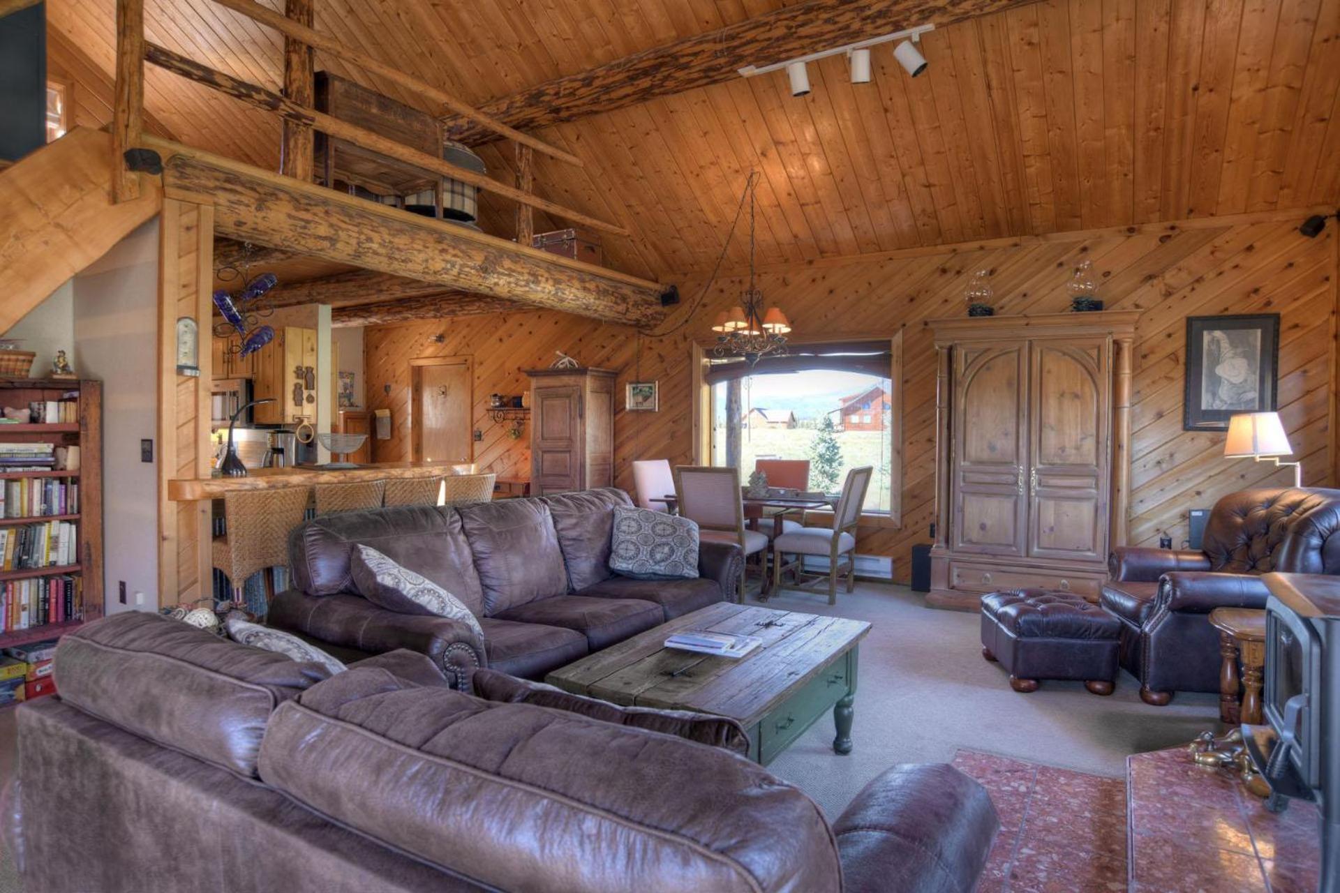 Bristol Head Acres Rustic Cabin view 4