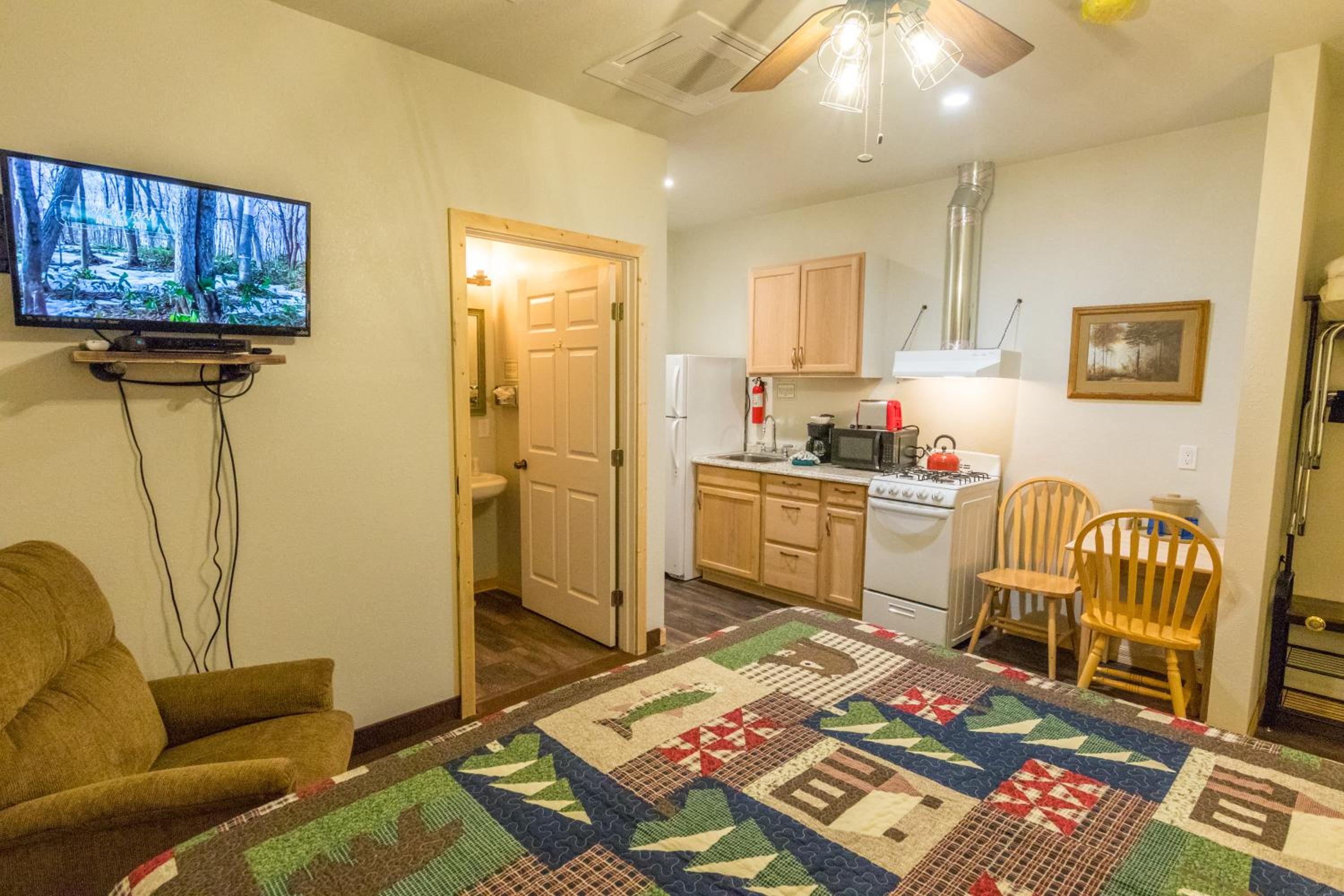 June Lake Motel