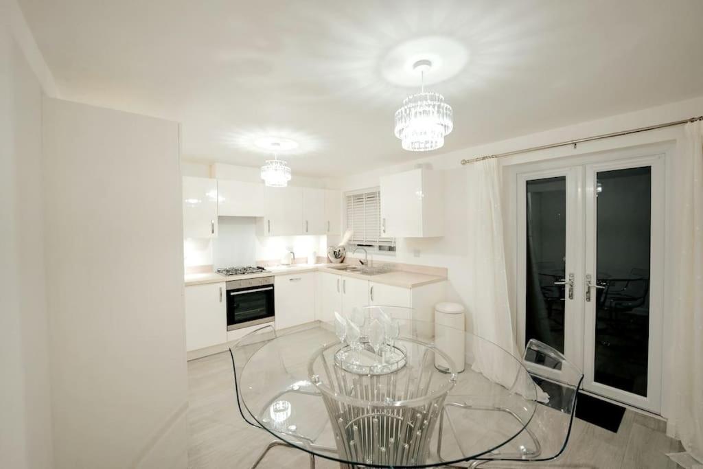 Willow Heights Modern 5-7 Persons/3 Bed Detached