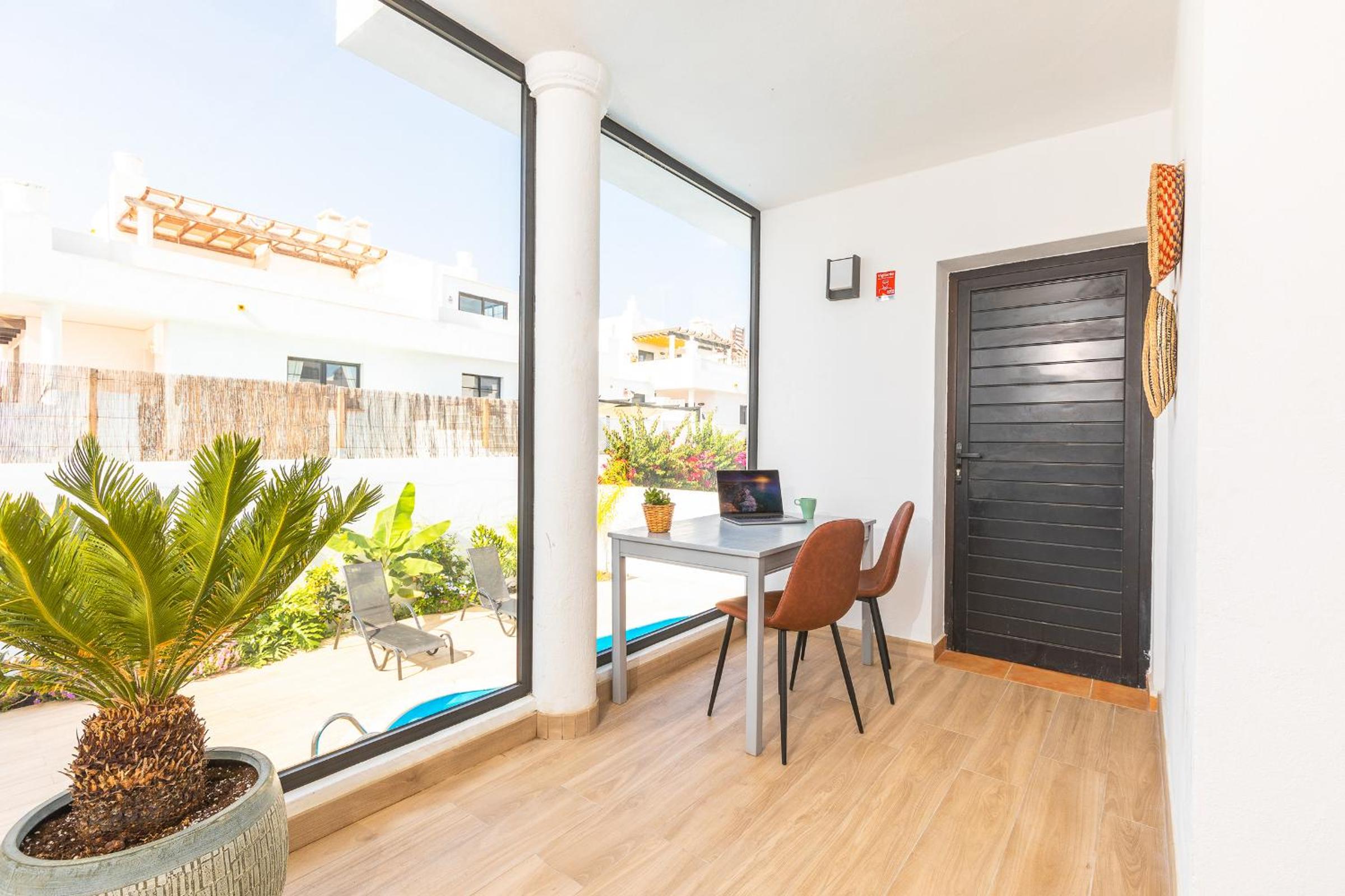 Villa Solana - Private Pool & Rooftop near the Beach