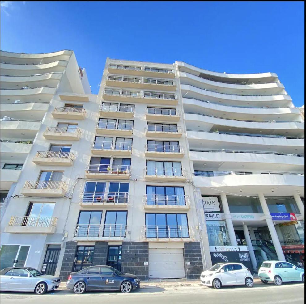 F1 - Modern two bedrooms Flat sea View, St Julians — St Julian's