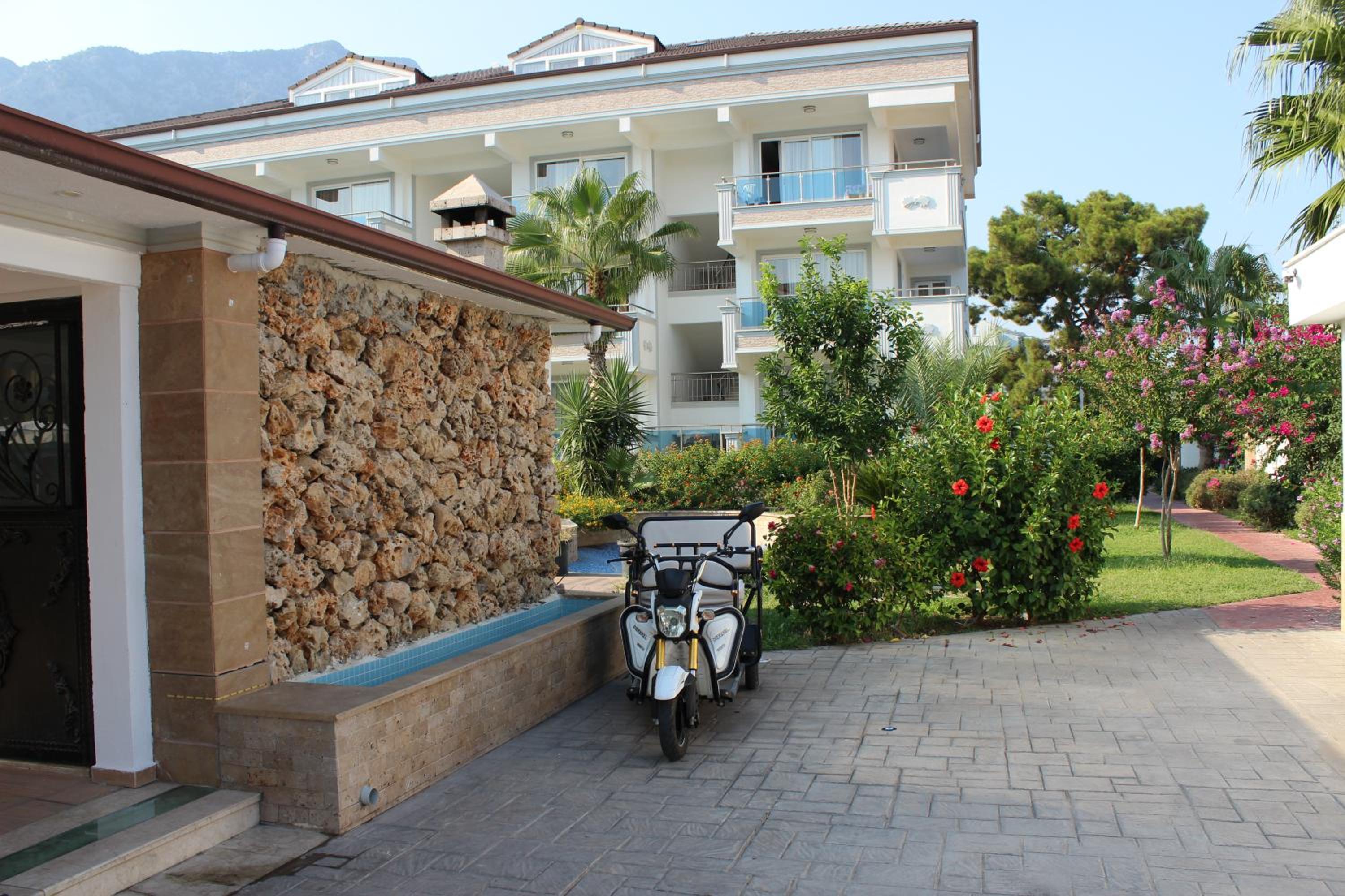 Tebriz Apart - Image 48