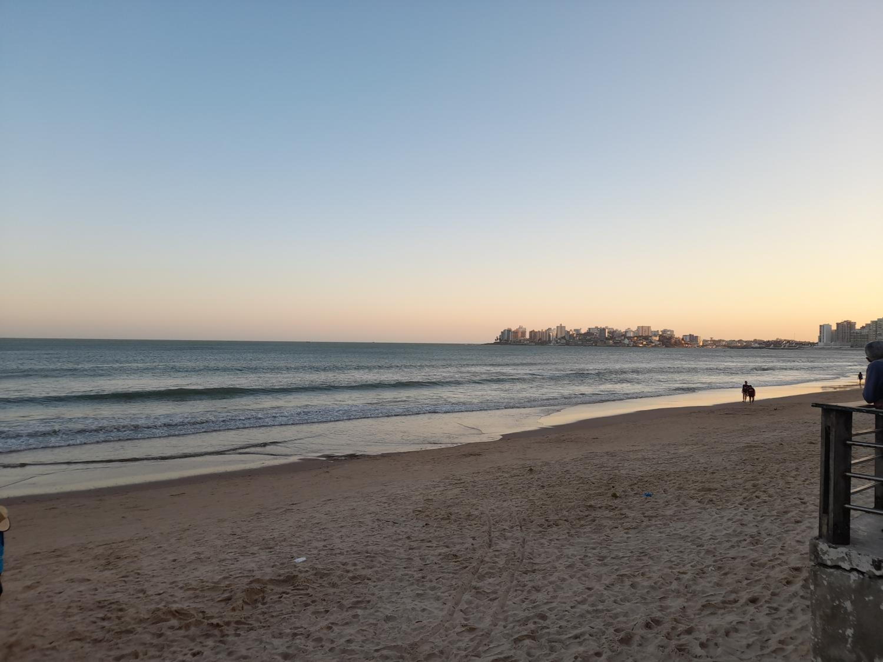 Apartamento Praia do Morro com Churrasqueira, Cozinha Gourmet e Wifi