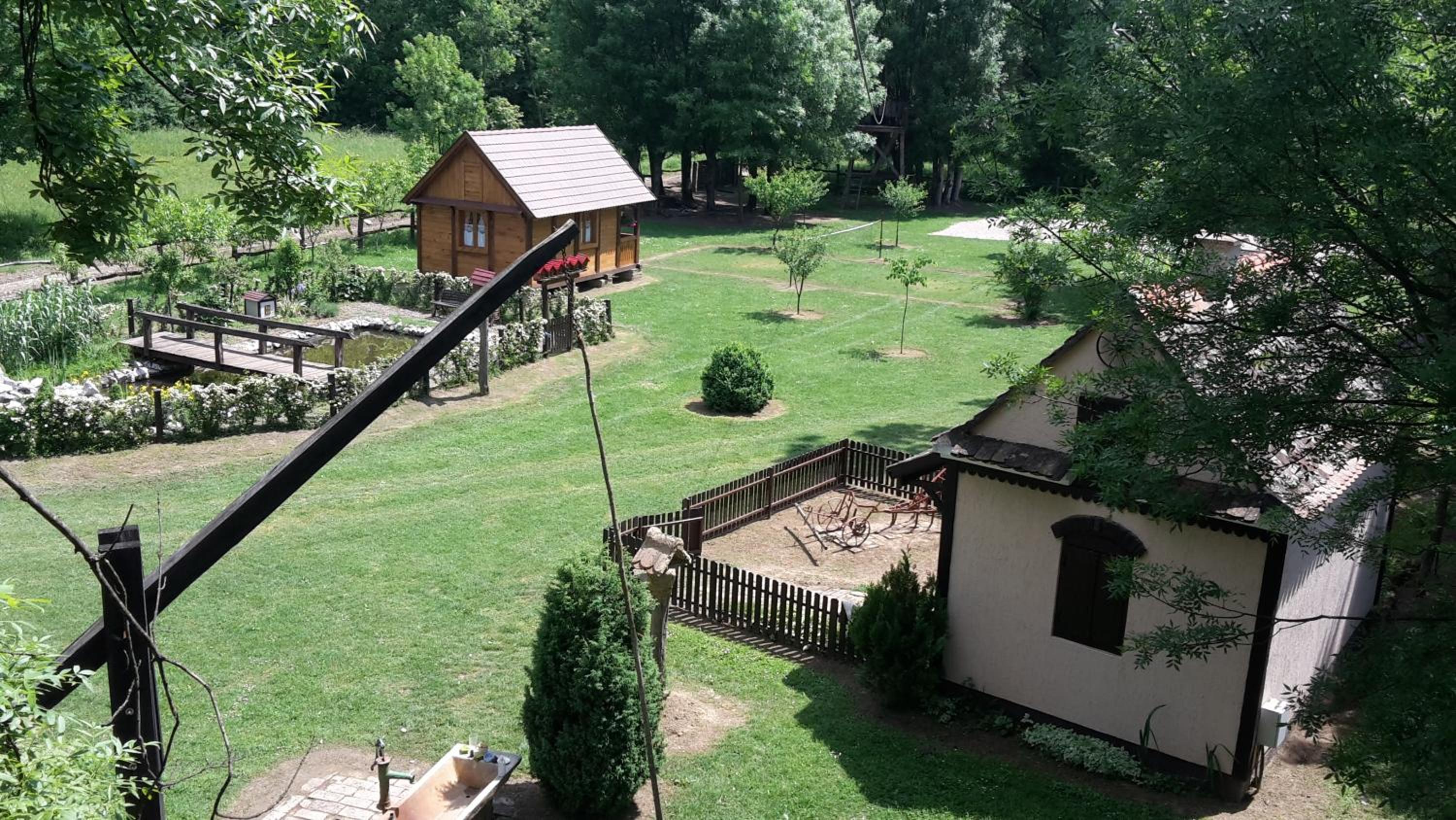 Hotel Holiday house with a big garden and free parking - Image 1