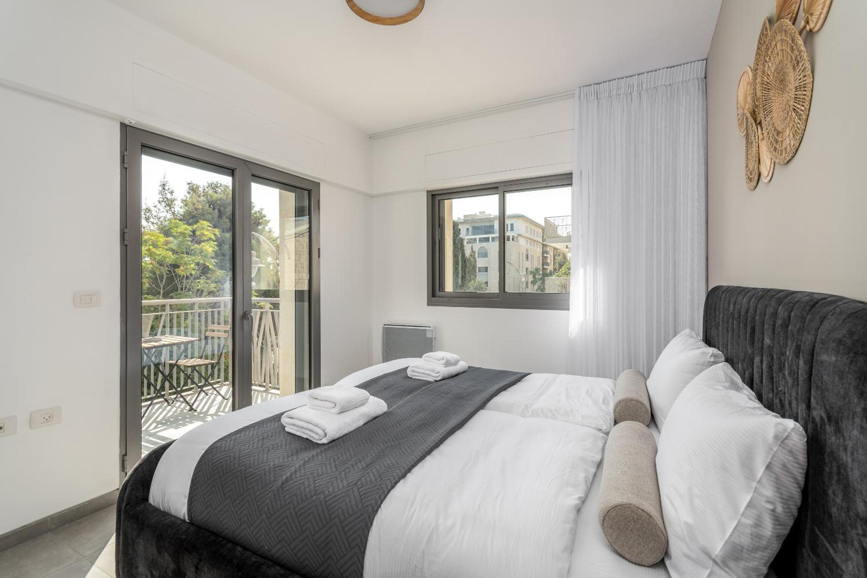 2BDR W parking shirat haneviim - Mamilla Area sea-u jerusalem view 4