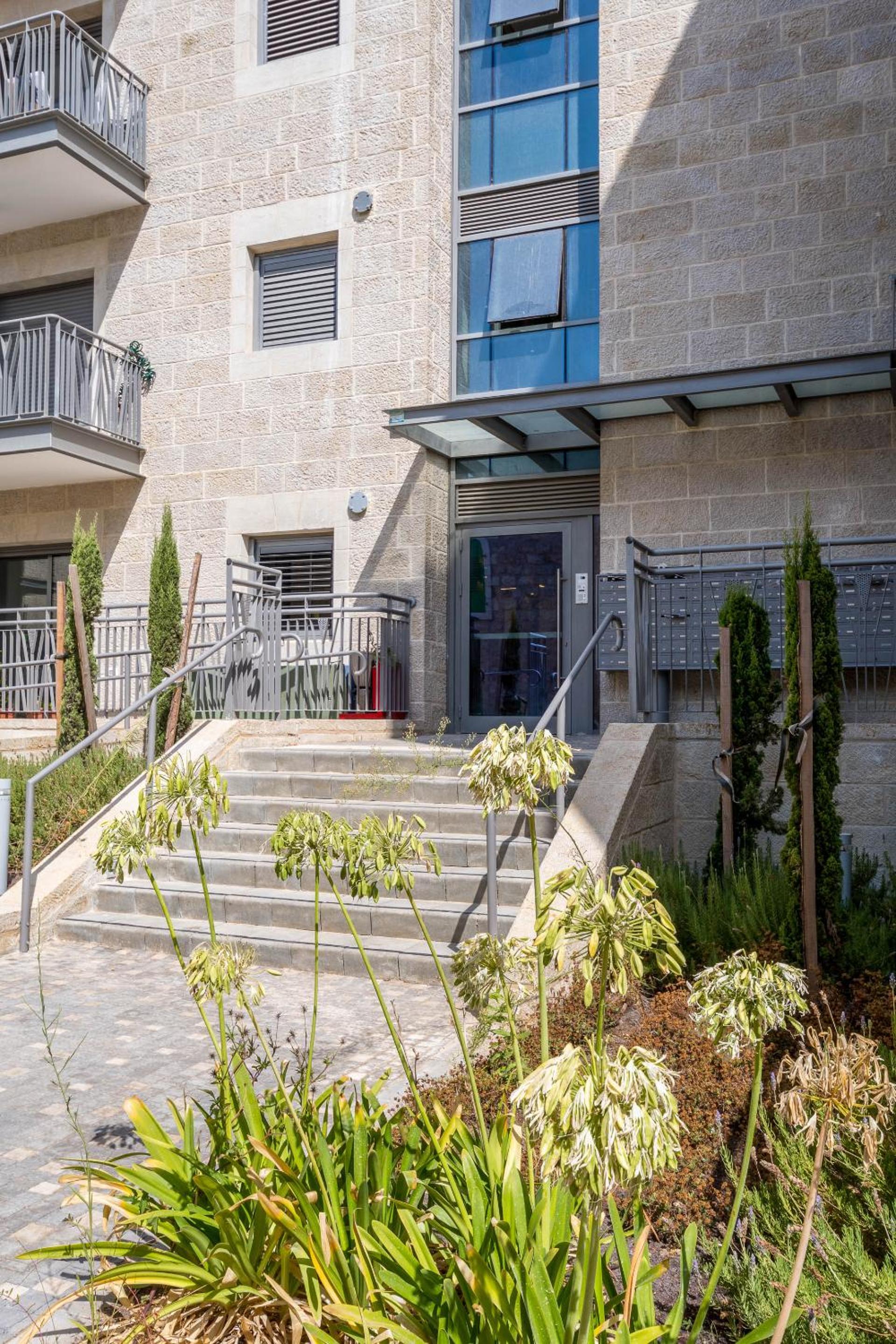 2BDR W parking shirat haneviim - Mamilla Area sea-u jerusalem view 5