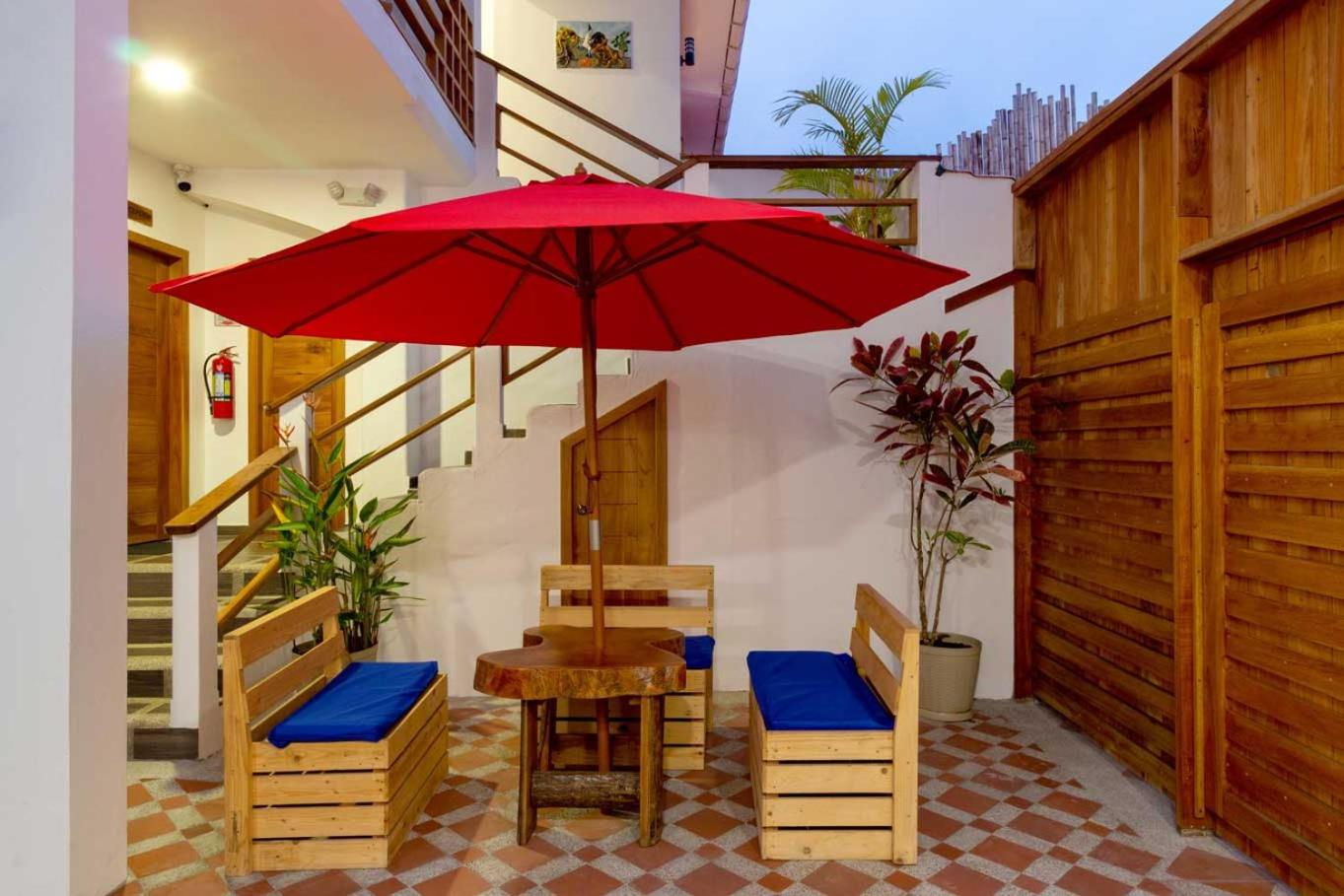 Hotel Plaza Luna Suites - Image 1