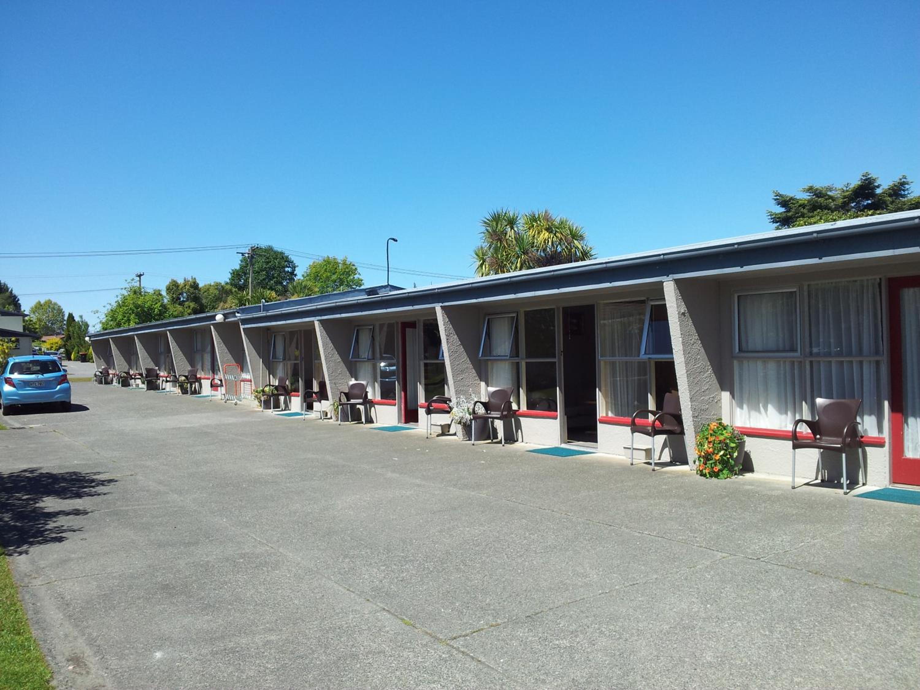 Edgewater Motel
