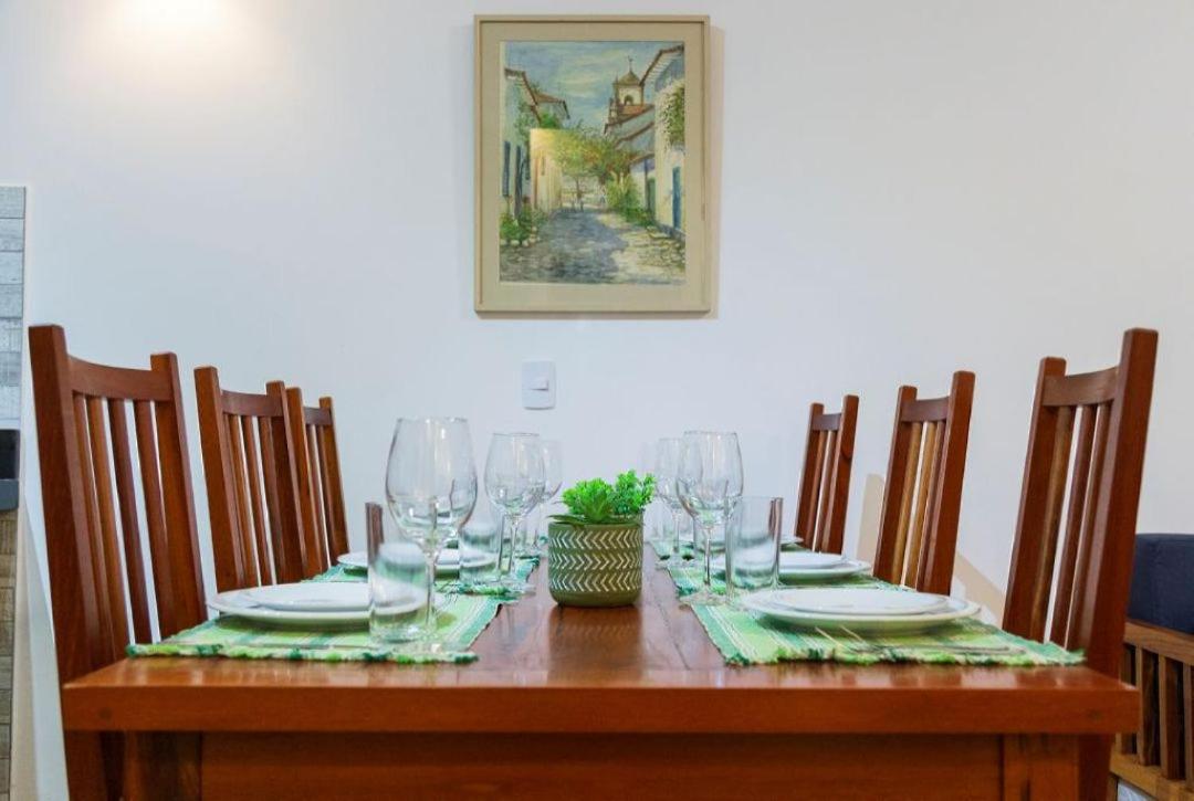 Casa Andorinha 3 Quartos com ar condicionado, piscina privativa, área gourmet, próximo ao Centro Histórico e roupa de cama e banho de qualidade