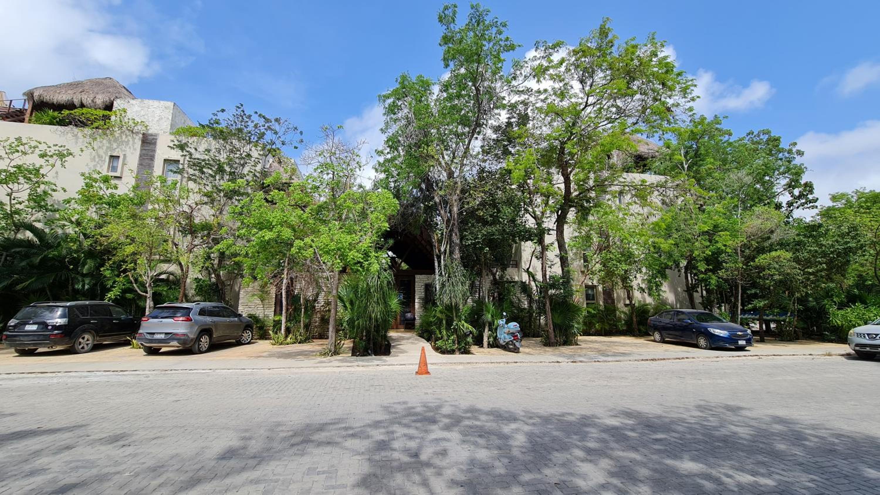Outstanding Duplex Condo w/rooftop in Tulum view 5