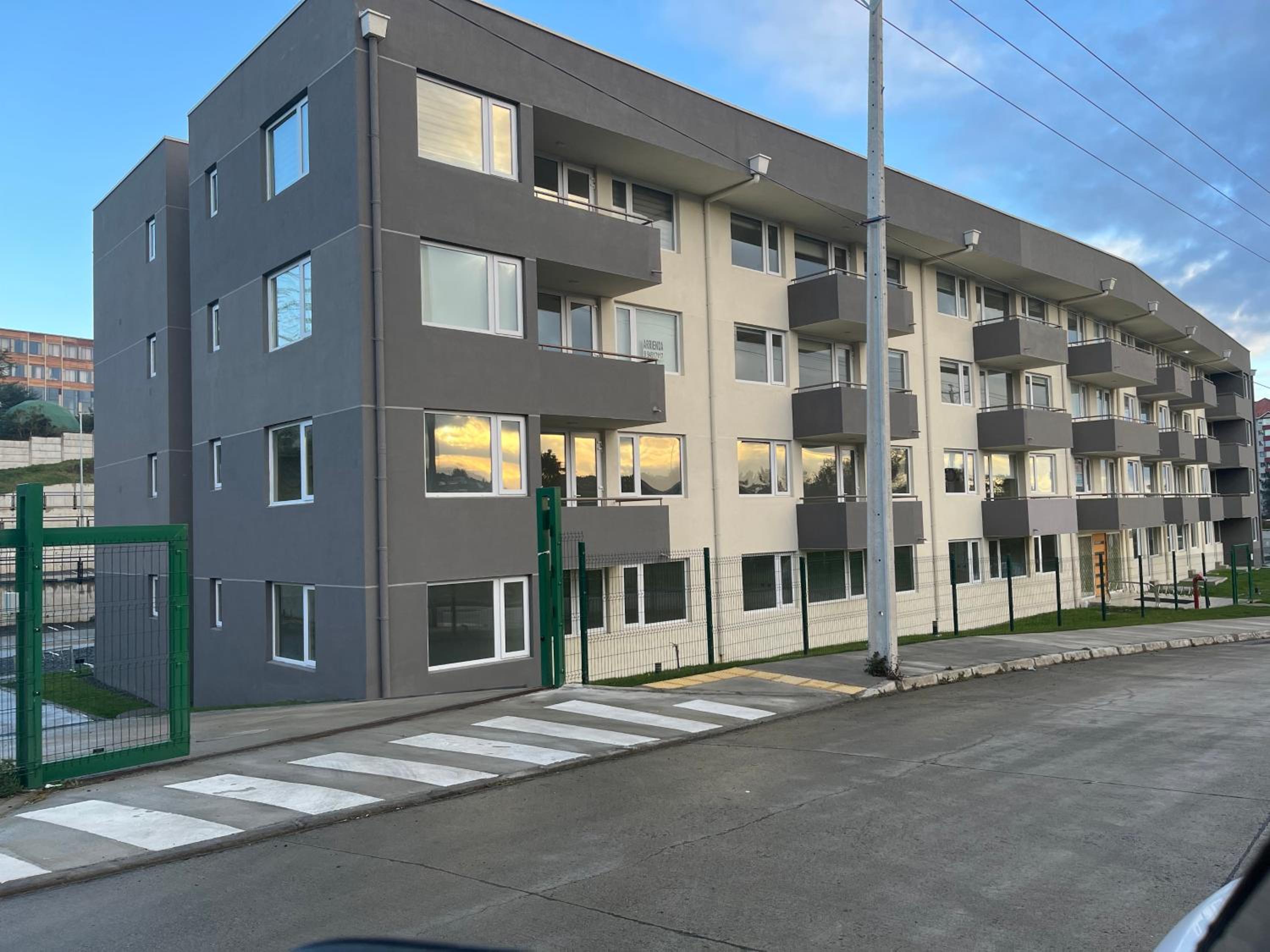 Hotel Departamento Nuevo a pasos de la playa Puerto Montt - Image 1