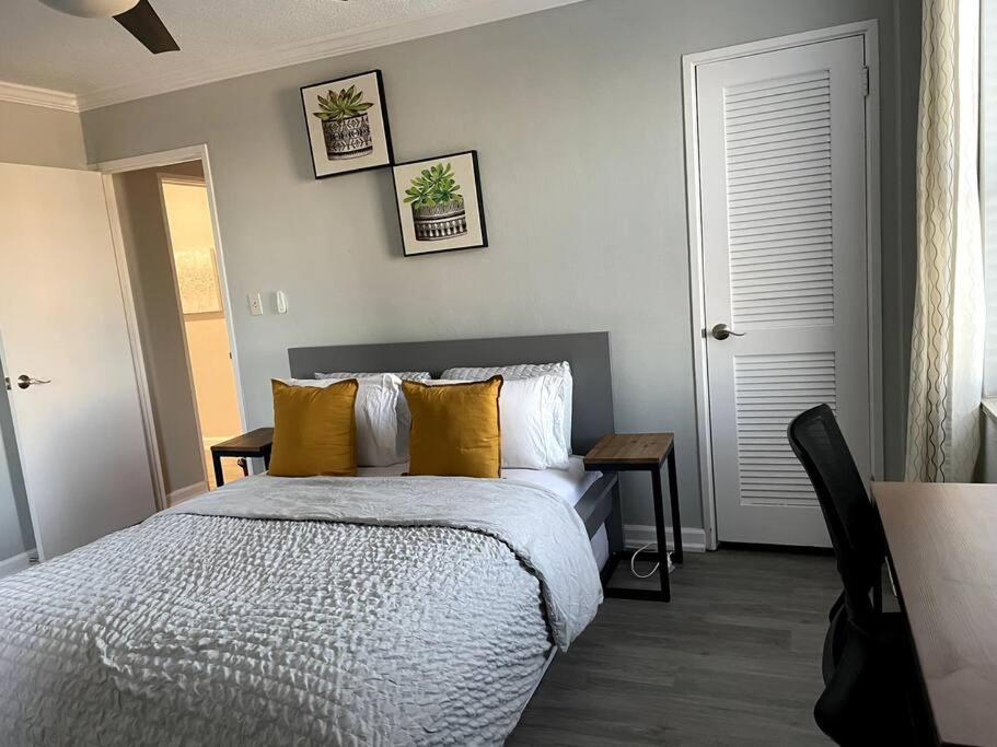 Home Away from Home Condo Downtown ATL 16th floor