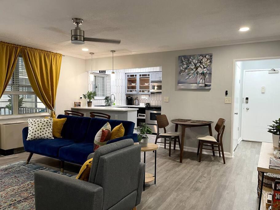 Home Away from Home Condo Downtown ATL 16th floor