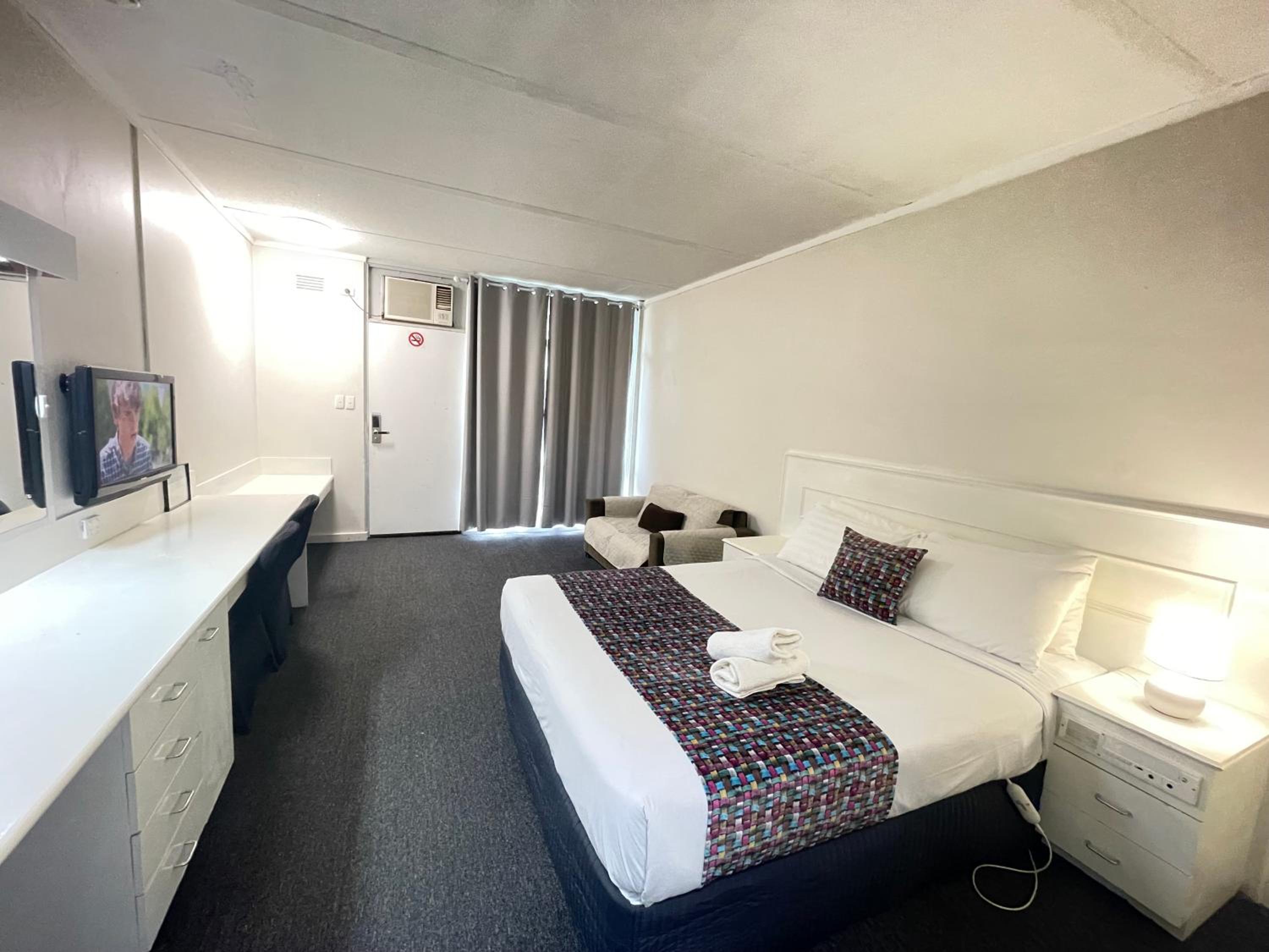 Parkside Inn Motel