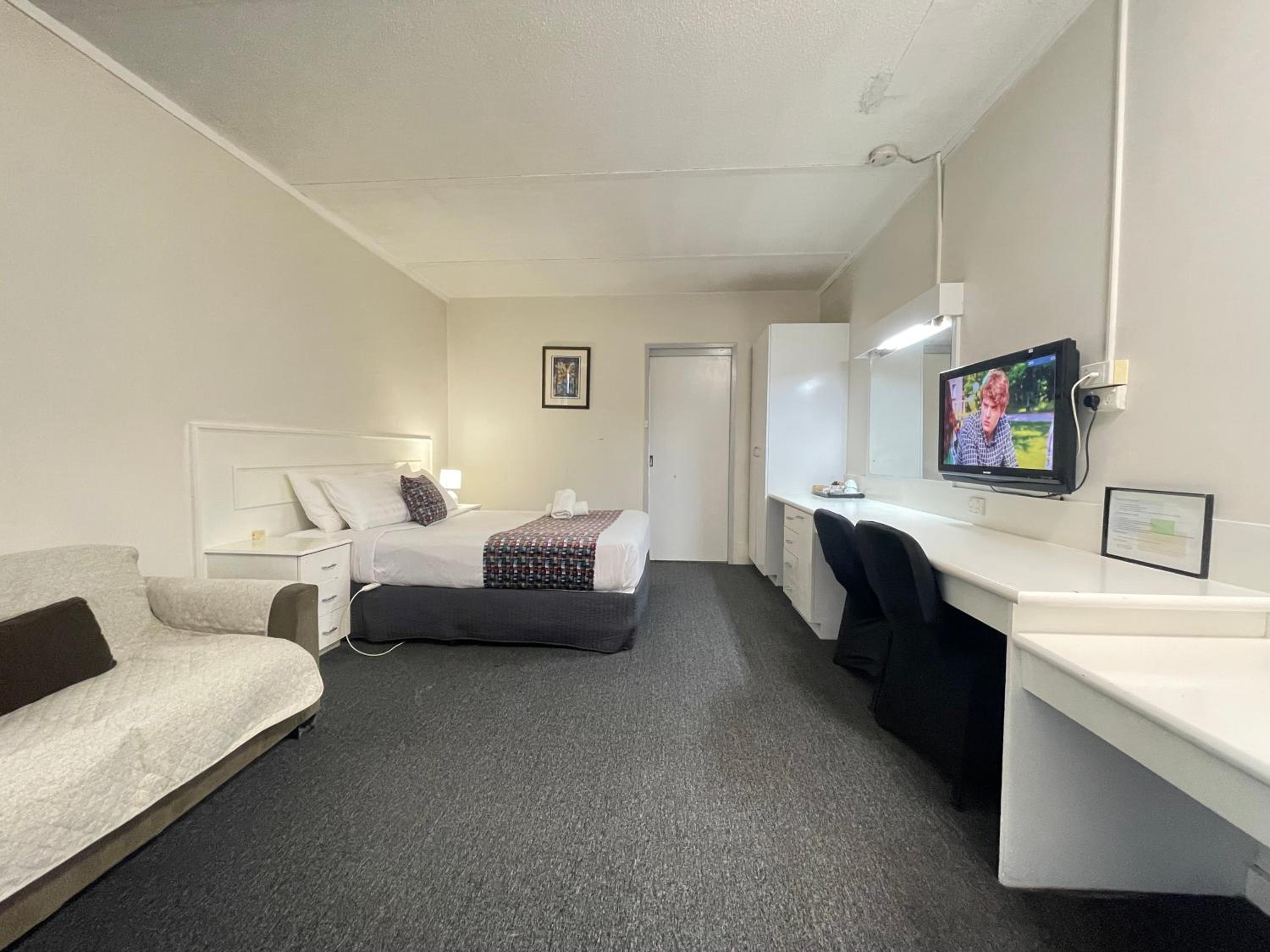 Parkside Inn Motel