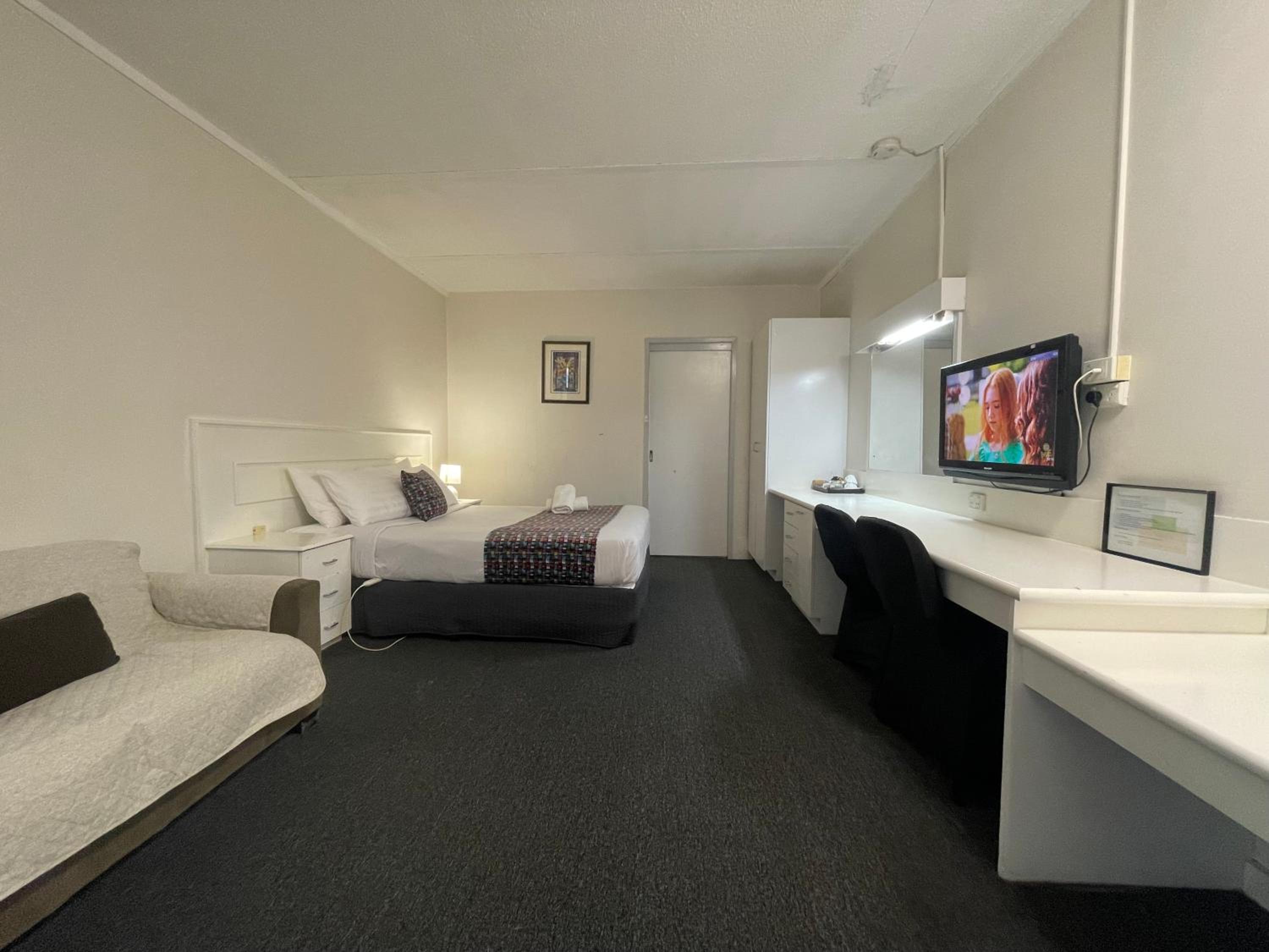 Parkside Inn Motel