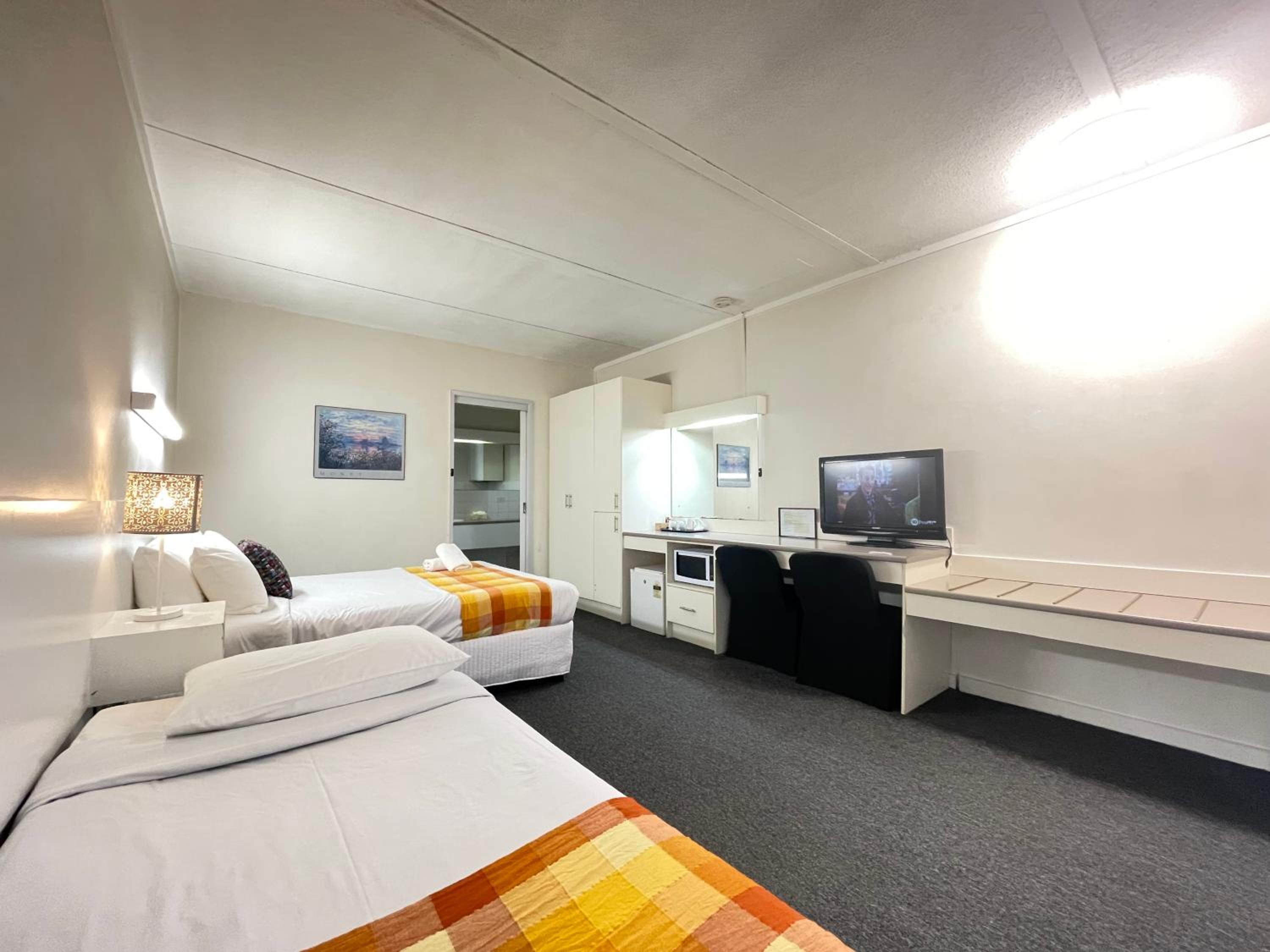 Parkside Inn Motel