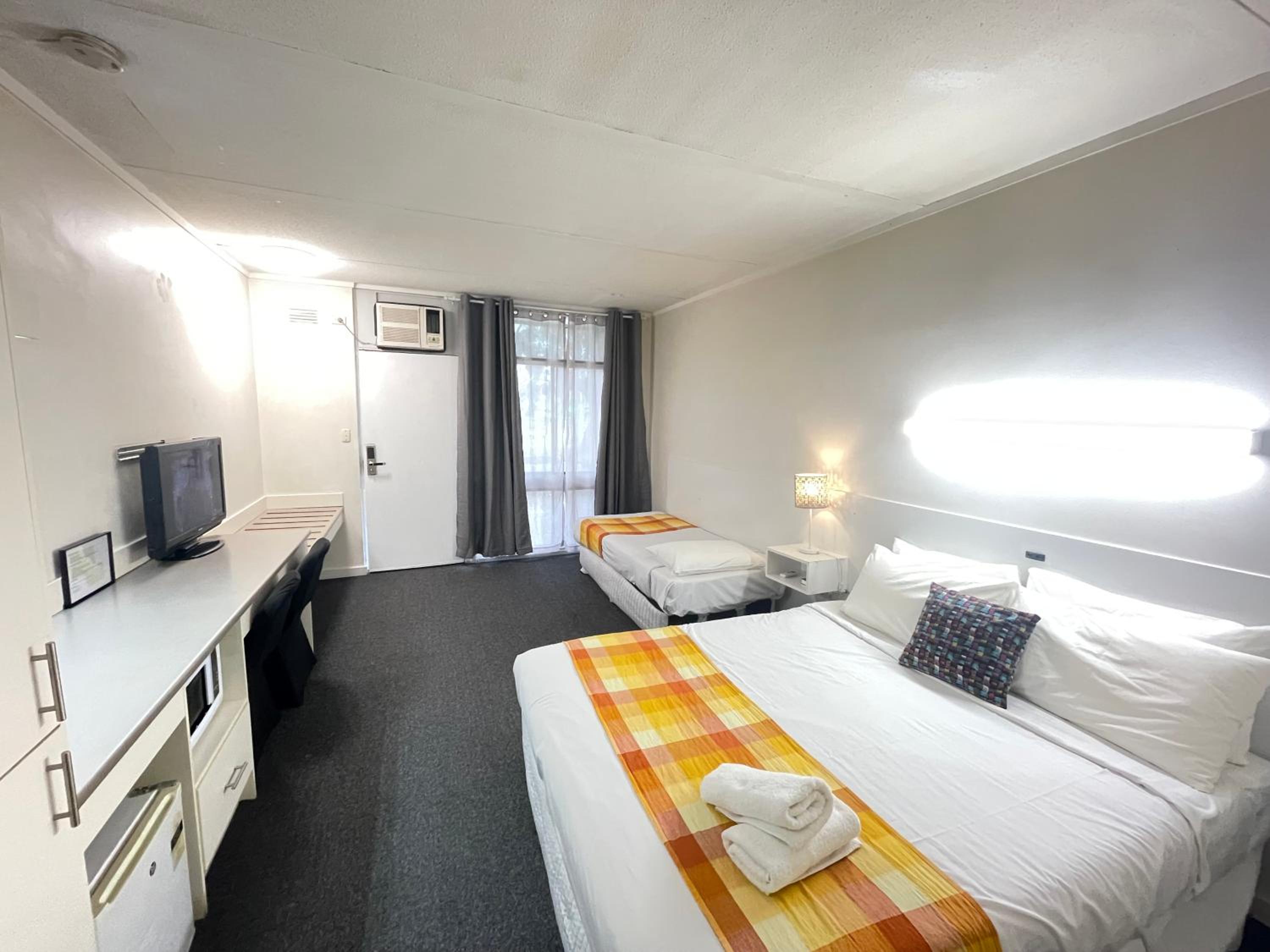 Parkside Inn Motel