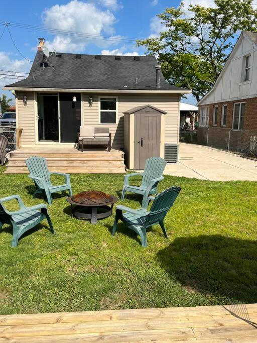 Waterfront Lake Saint Clair Lodge view 2