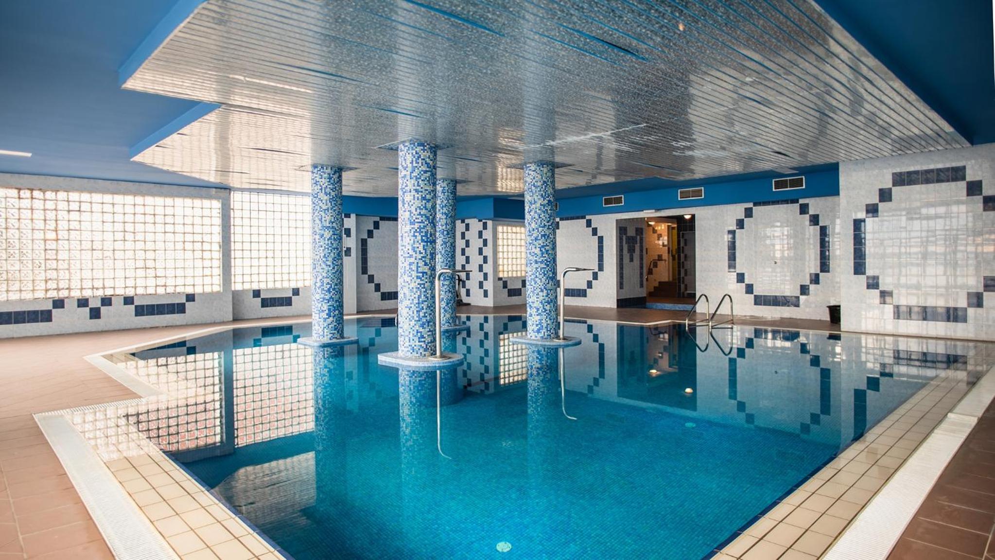 Rooms with a swimming pool Crikvenica - 18502 view 4