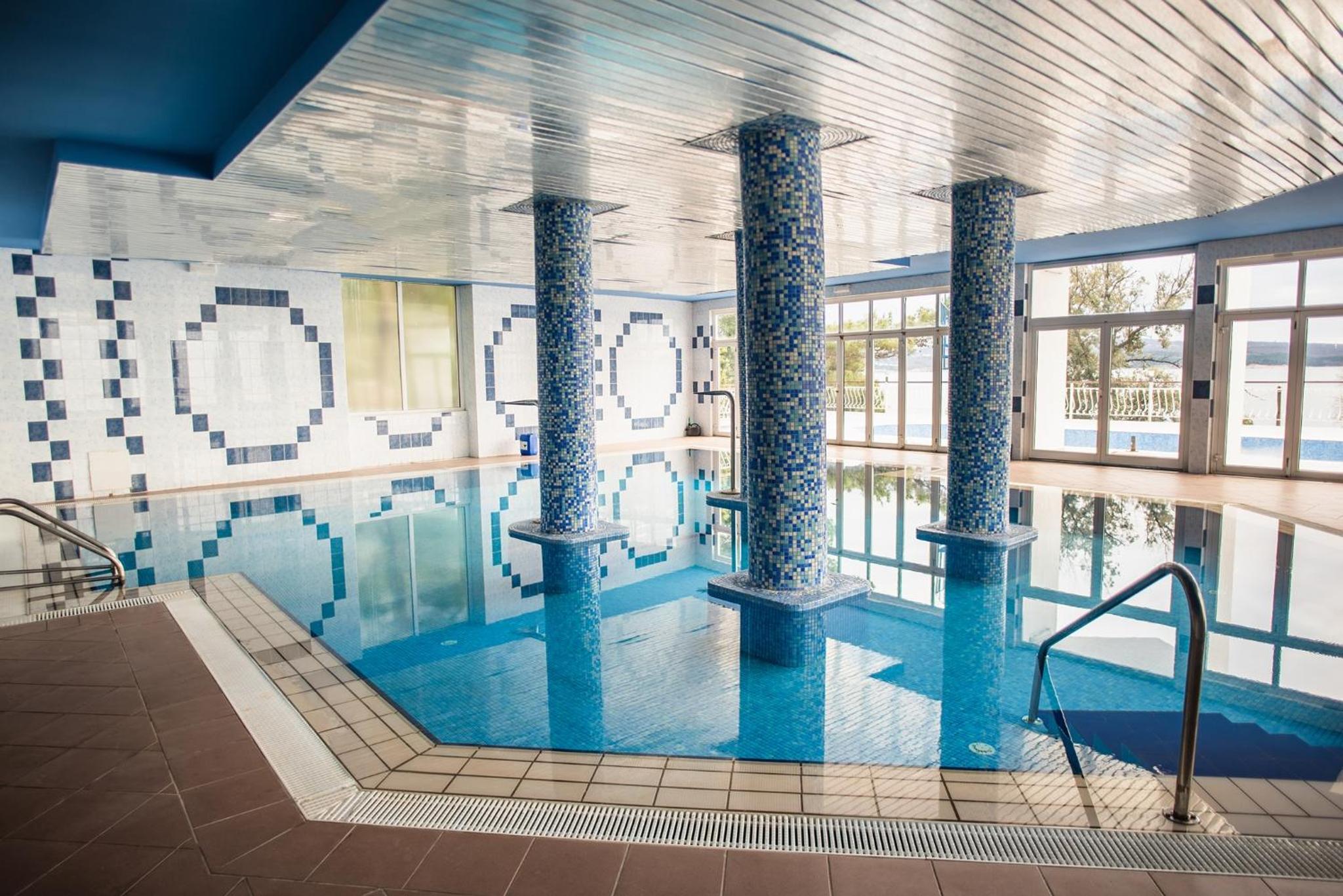 Rooms with a swimming pool Crikvenica - 18502 view 5