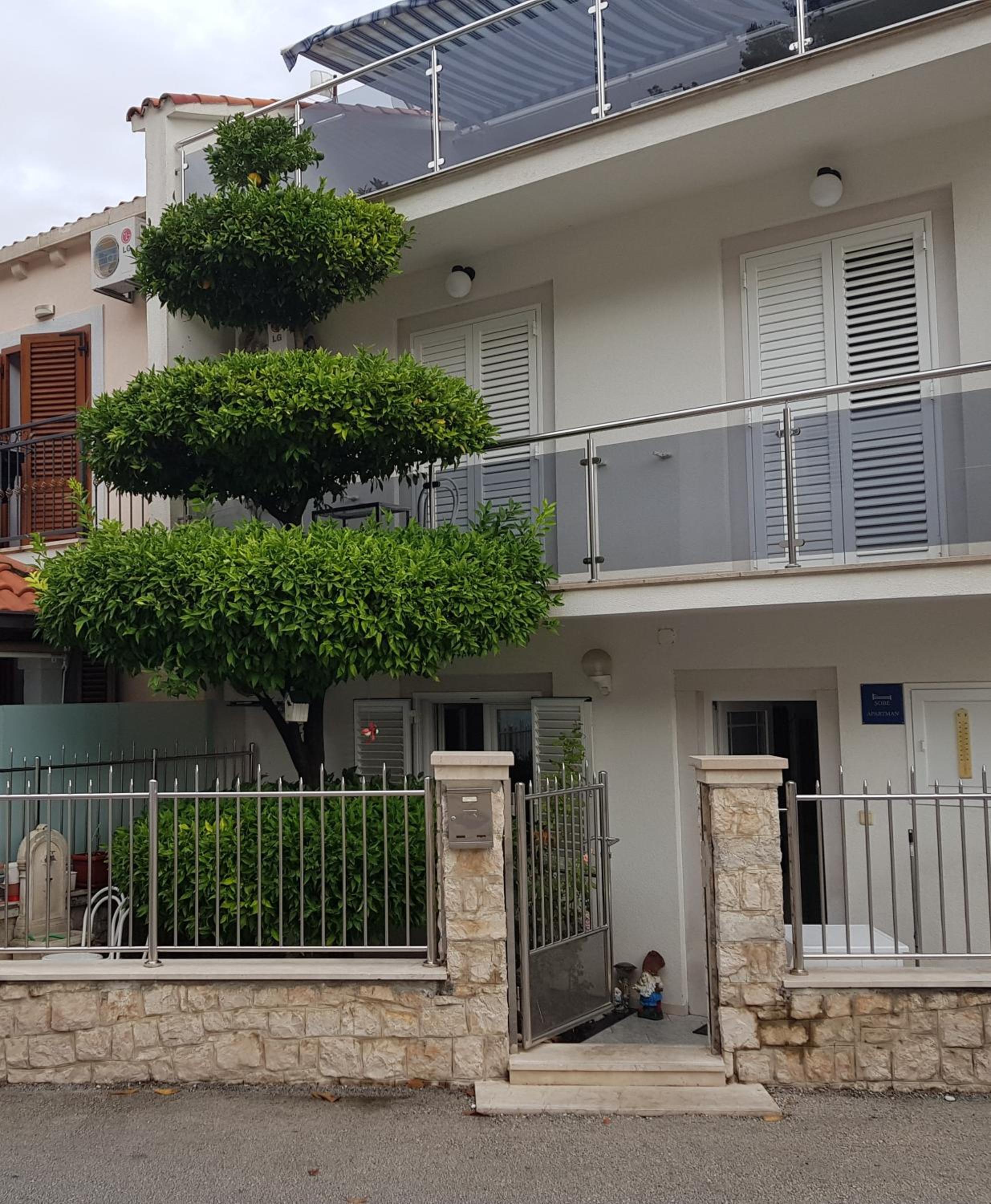 Rooms & Apartments Barišić