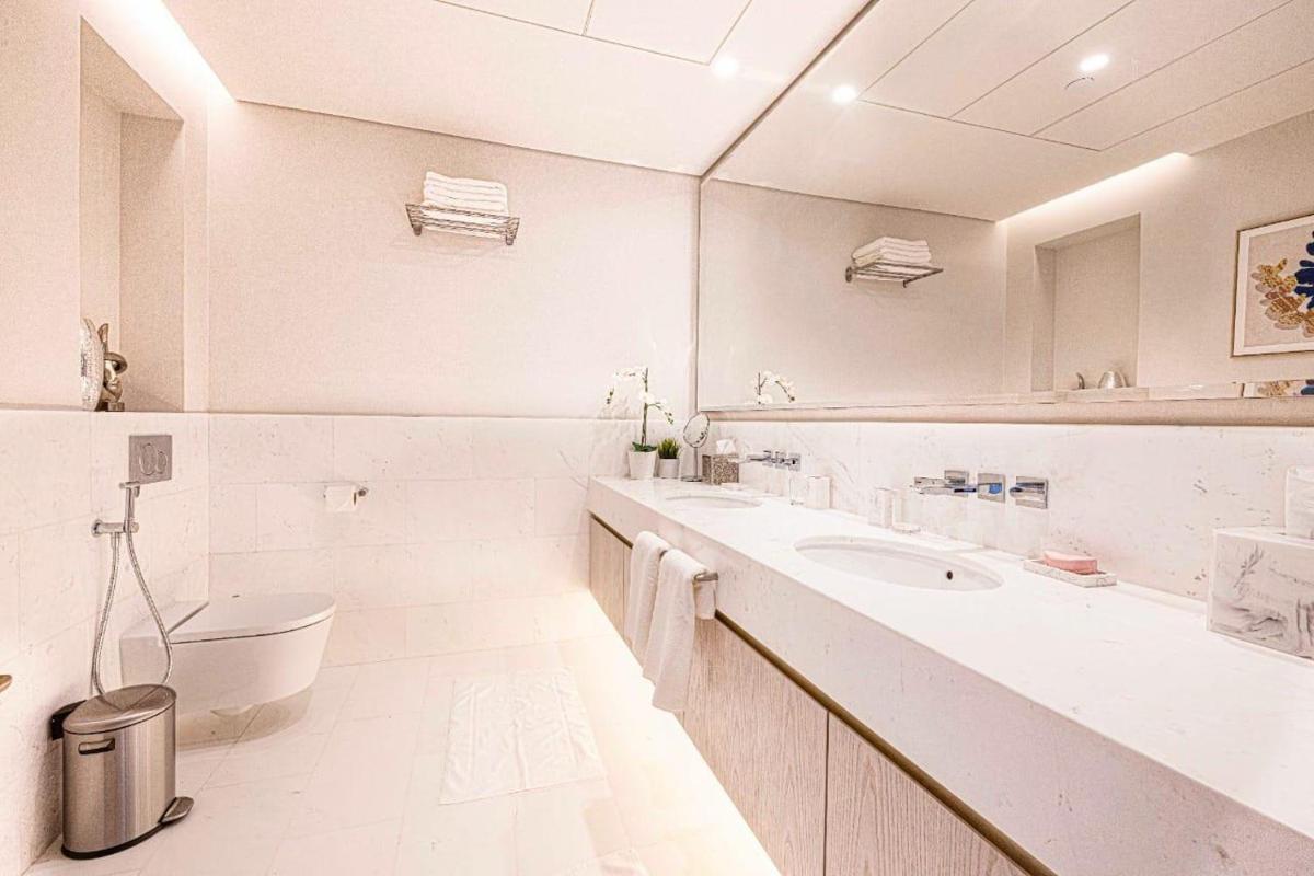 Palm Tower where Luxury & View meet in one place