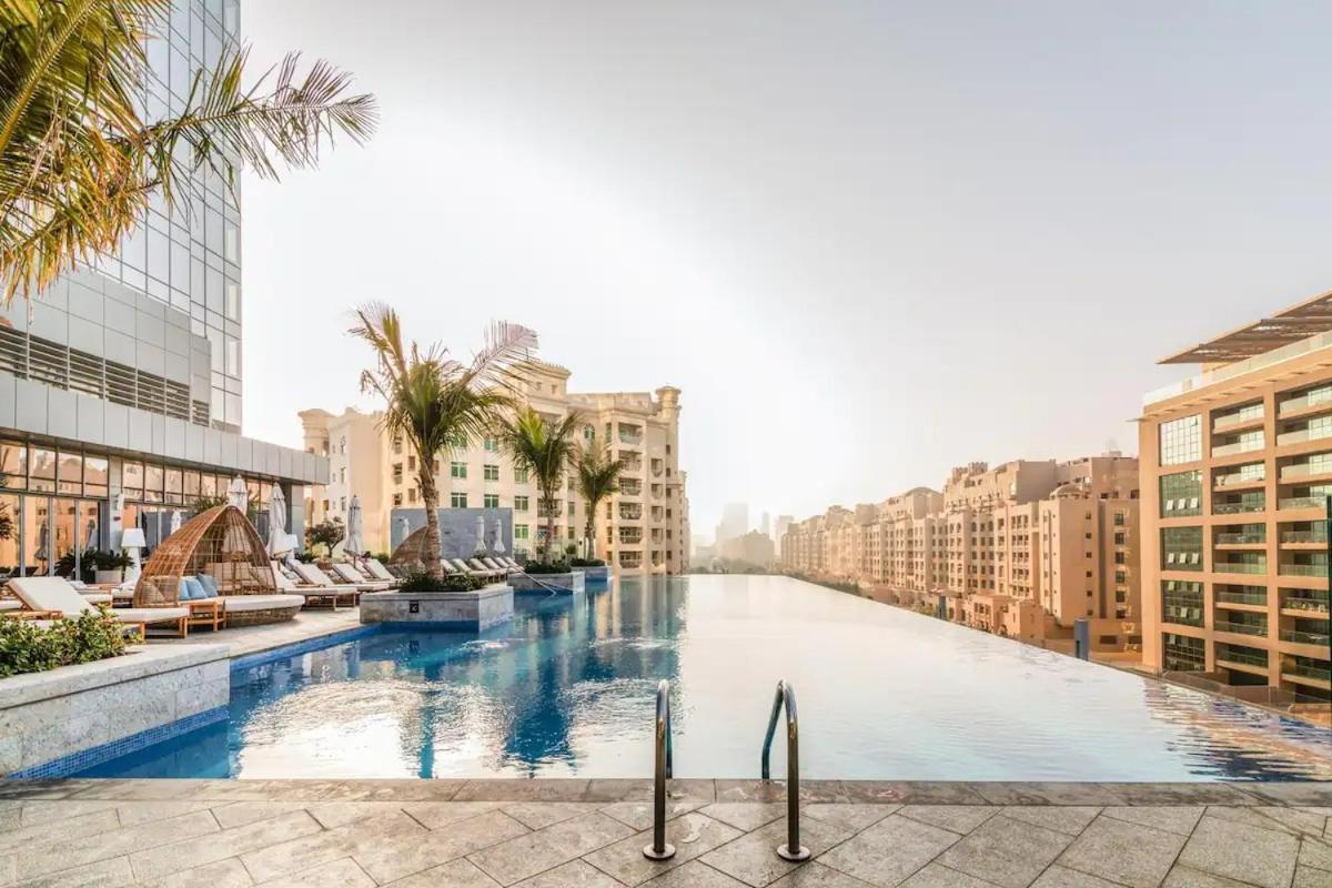 Palm Tower where Luxury & View meet in one place