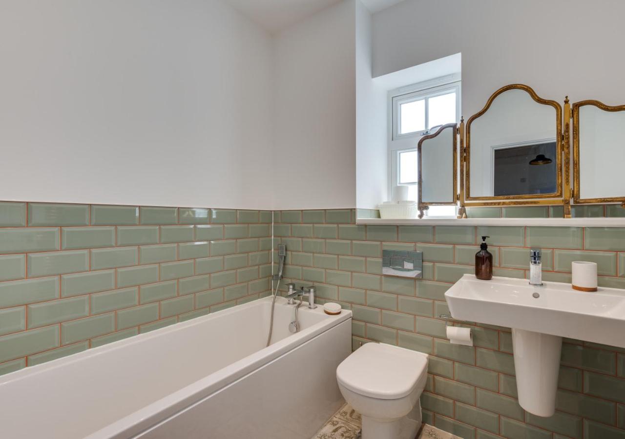 4 Bed in Holt oc-2358
