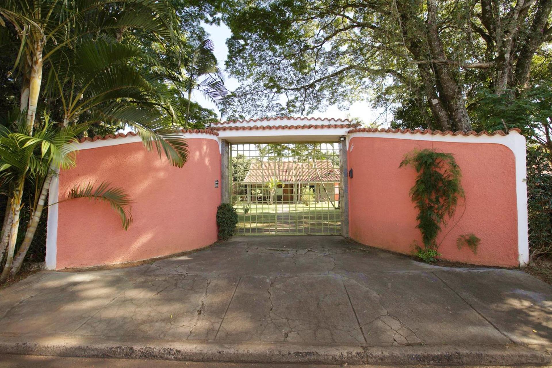 Piscina e muito lazer em linda Chacara, Franca SP