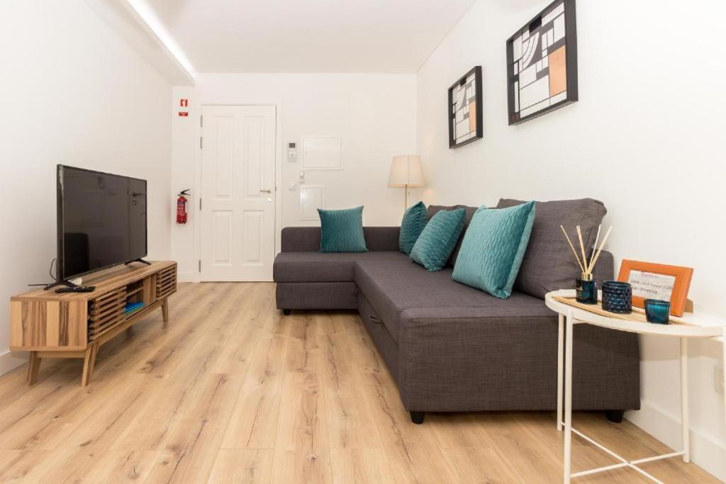 Oporto Modern Apartments - Campanha Train Station view 4