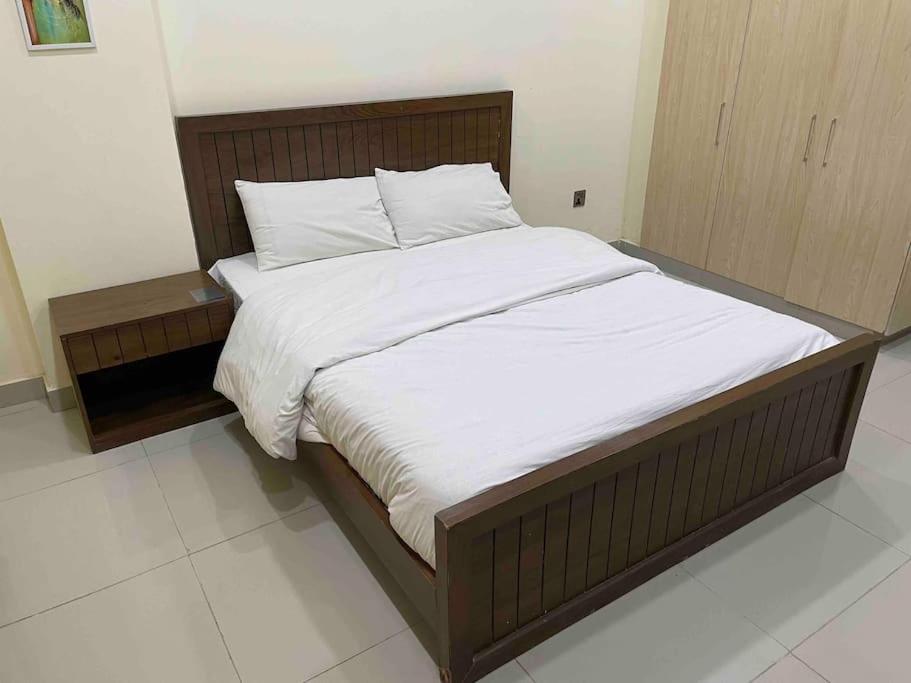 Intellectual Suites - Spring North Ph7 Bahria Town view 4